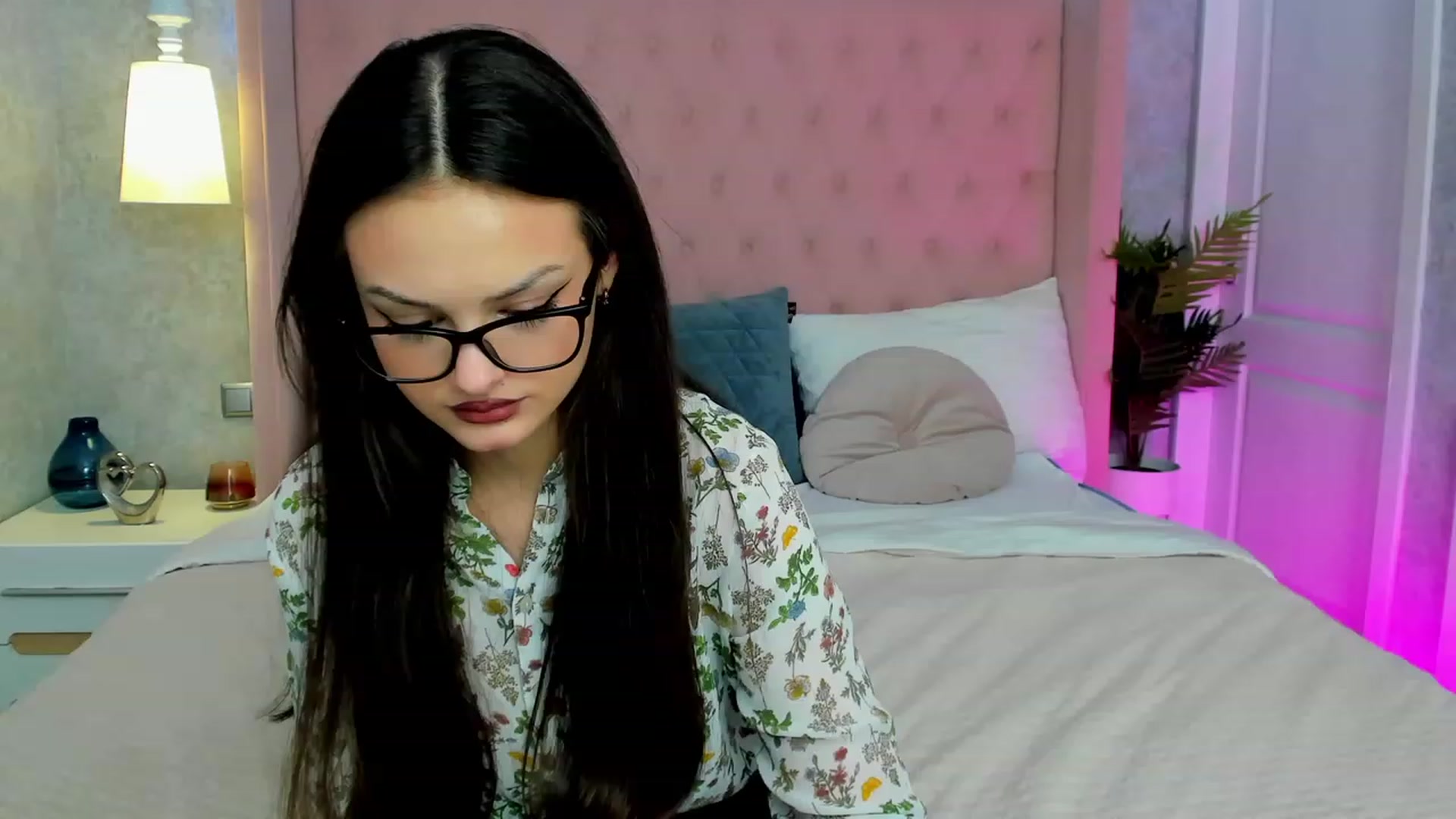 Gallery image thumbnail from LiaDazy's myfreecams stream on, 01/27/2024, 20:04 image 19 of 20