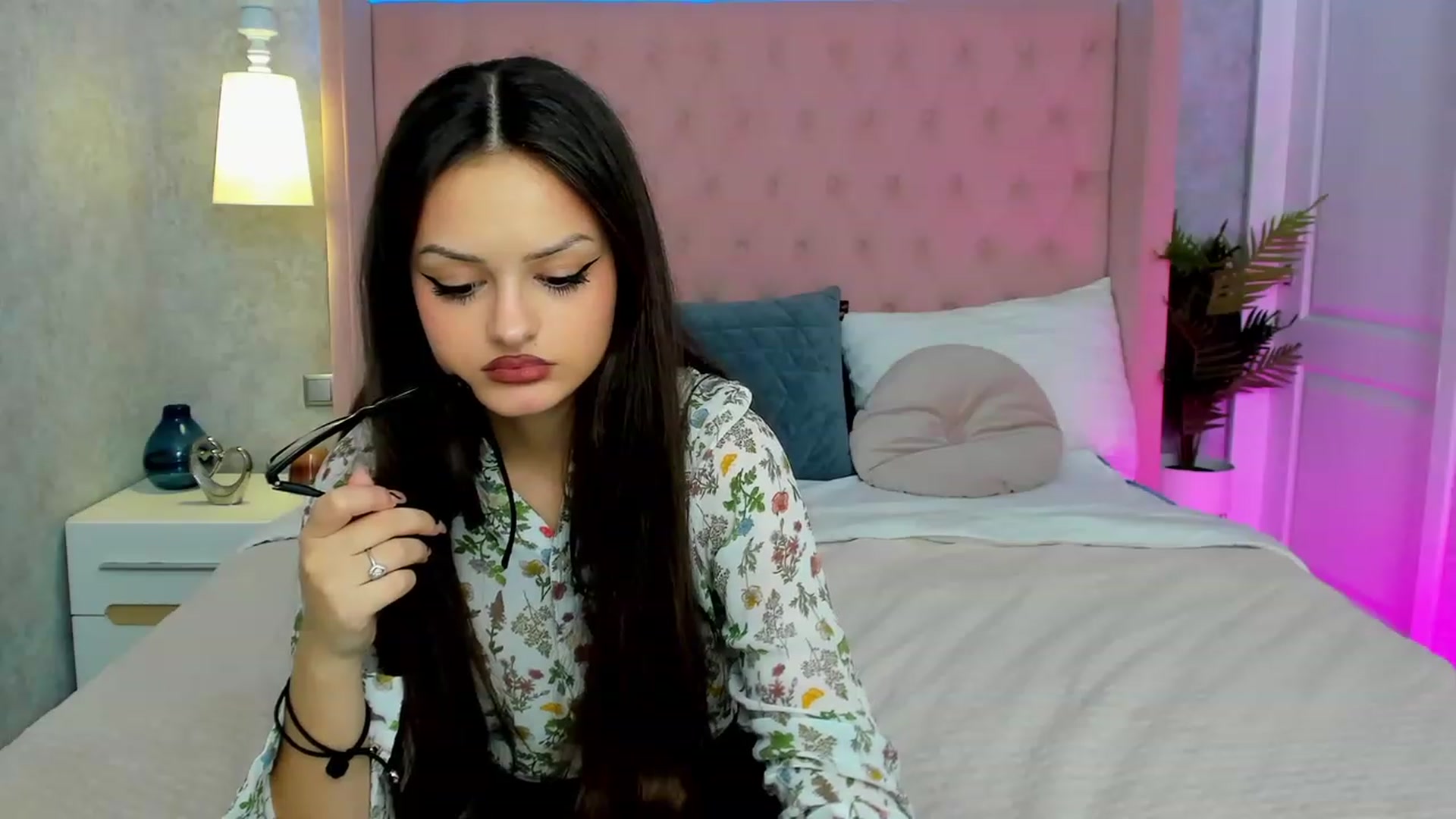 Gallery image thumbnail from LiaDazy's myfreecams stream on, 01/27/2024, 20:04 image 9 of 20
