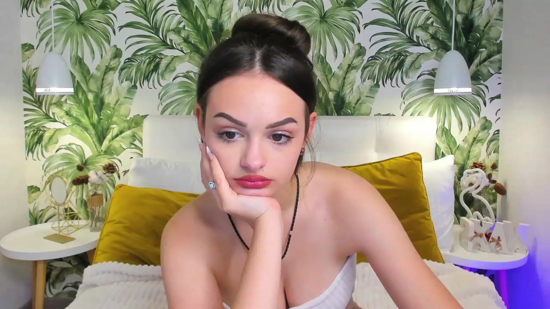 Gallery image thumbnail from LiaDazy's myfreecams stream on, 02/03/2024, 17:04 image 2 of 20