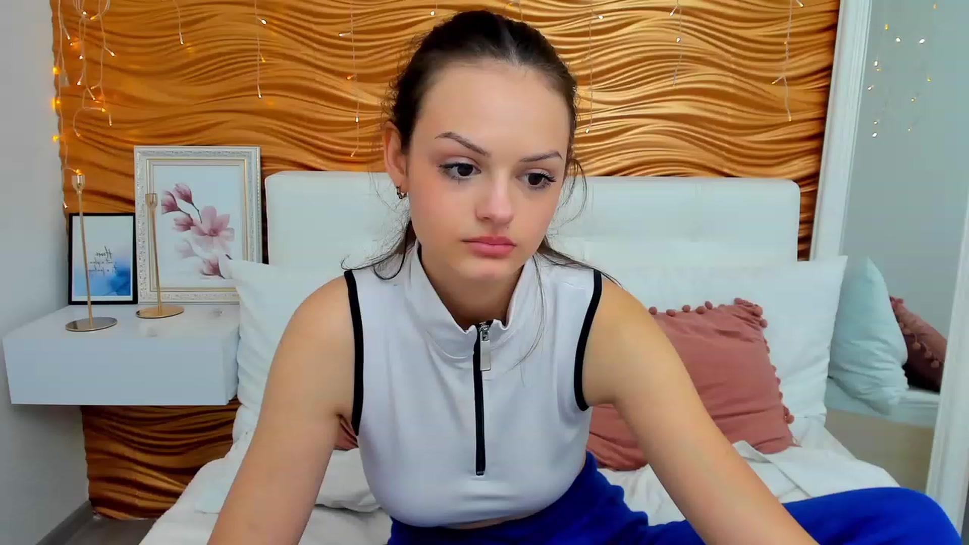 Gallery image thumbnail from LiaDazy's myfreecams stream on, 02/04/2024, 16:10 image 20 of 20