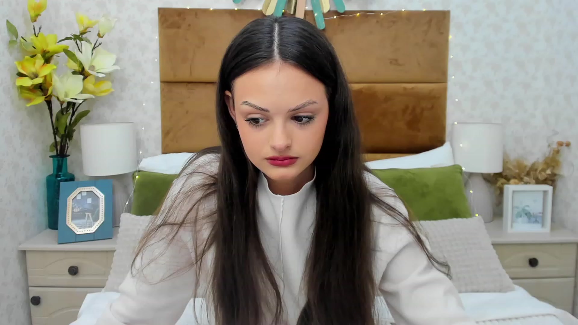 Gallery image thumbnail from LiaDazy's myfreecams stream on, 02/12/2024, 08:59 image 1 of 20