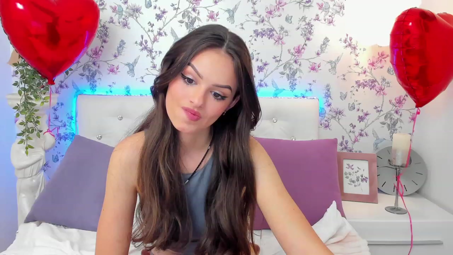 Gallery image thumbnail from LiaDazy's myfreecams stream on, 02/18/2024, 16:02 image 14 of 20