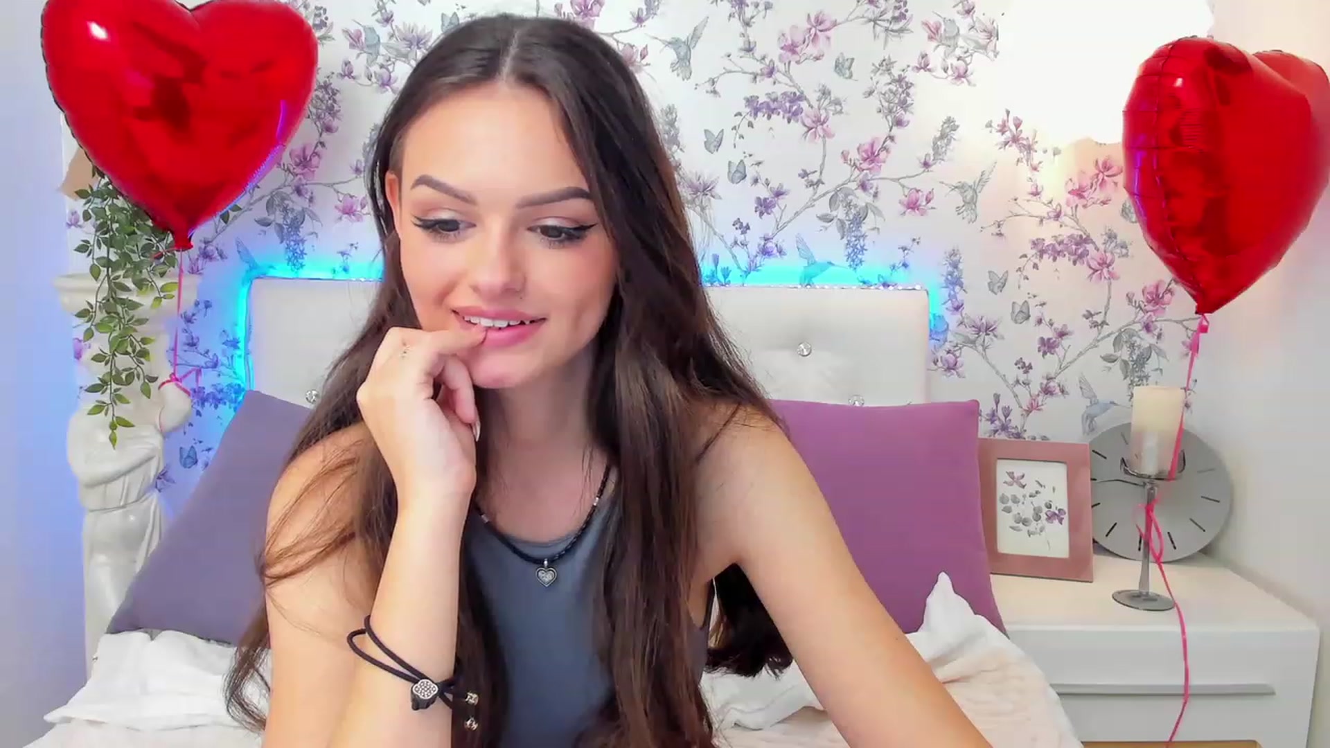 Gallery image thumbnail from LiaDazy's myfreecams stream on, 02/18/2024, 18:05 image 6 of 20