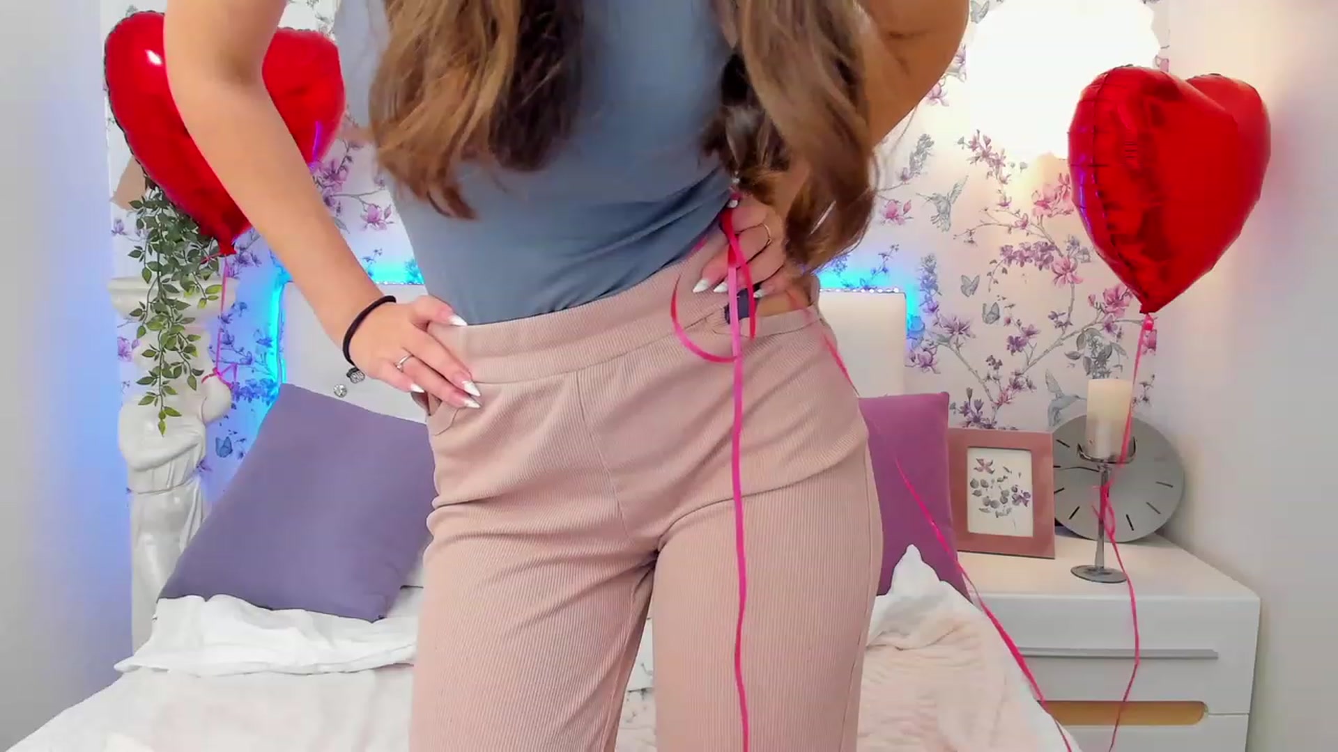 Gallery image thumbnail from LiaDazy's myfreecams stream on, 02/18/2024, 18:05 image 17 of 20