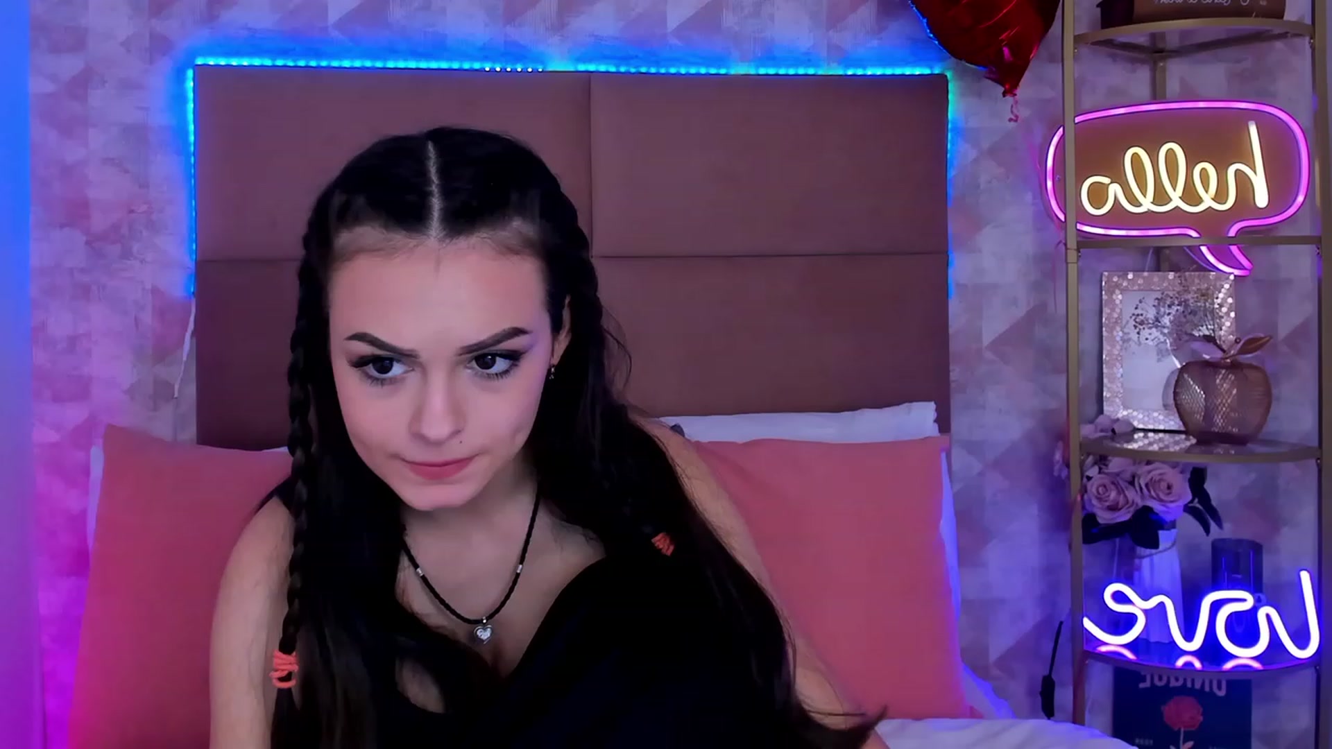Gallery image thumbnail from LiaDazy's myfreecams stream on, 02/19/2024, 18:48 image 12 of 20