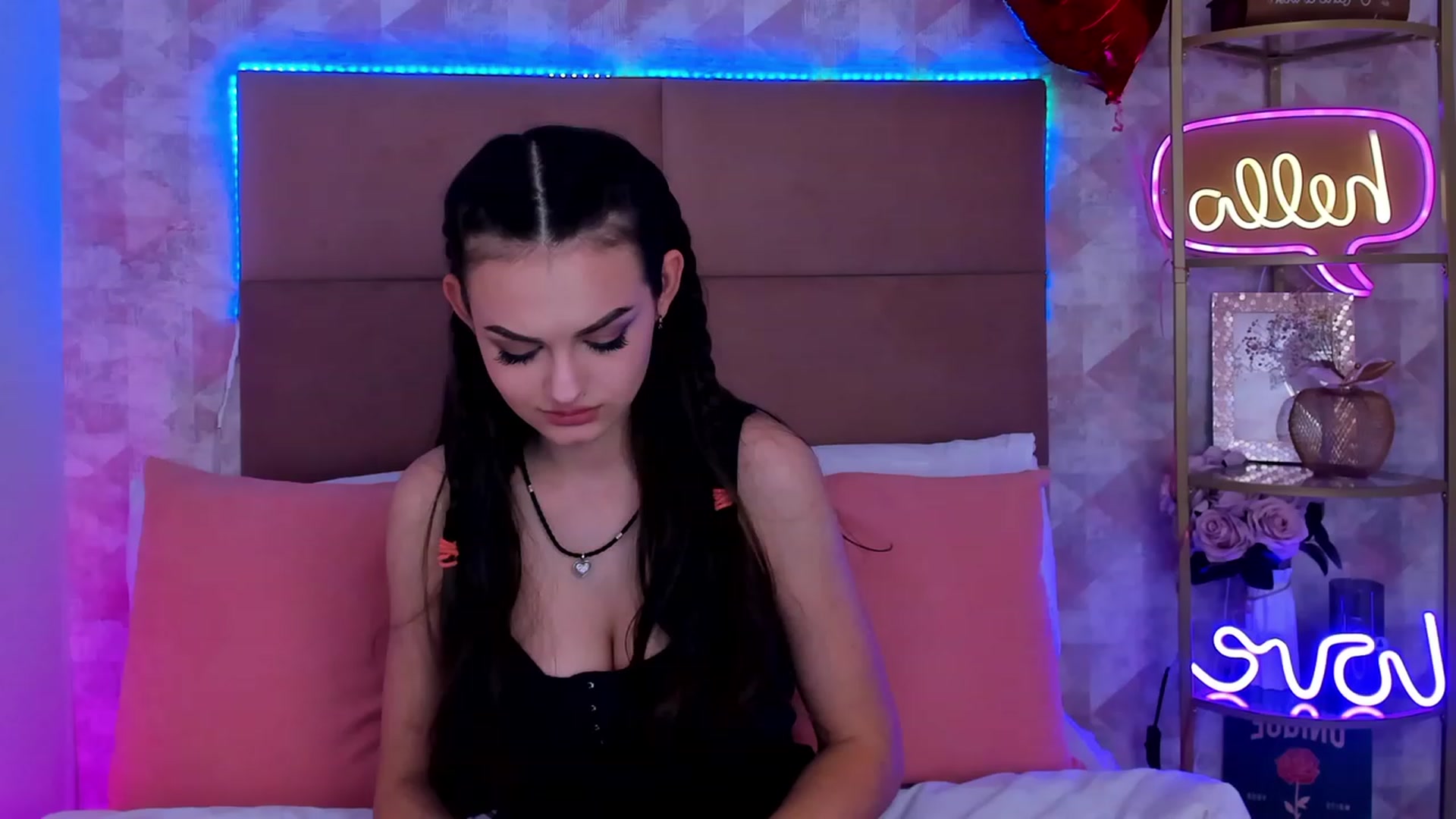 Gallery image thumbnail from LiaDazy's myfreecams stream on, 02/19/2024, 18:48 image 1 of 20