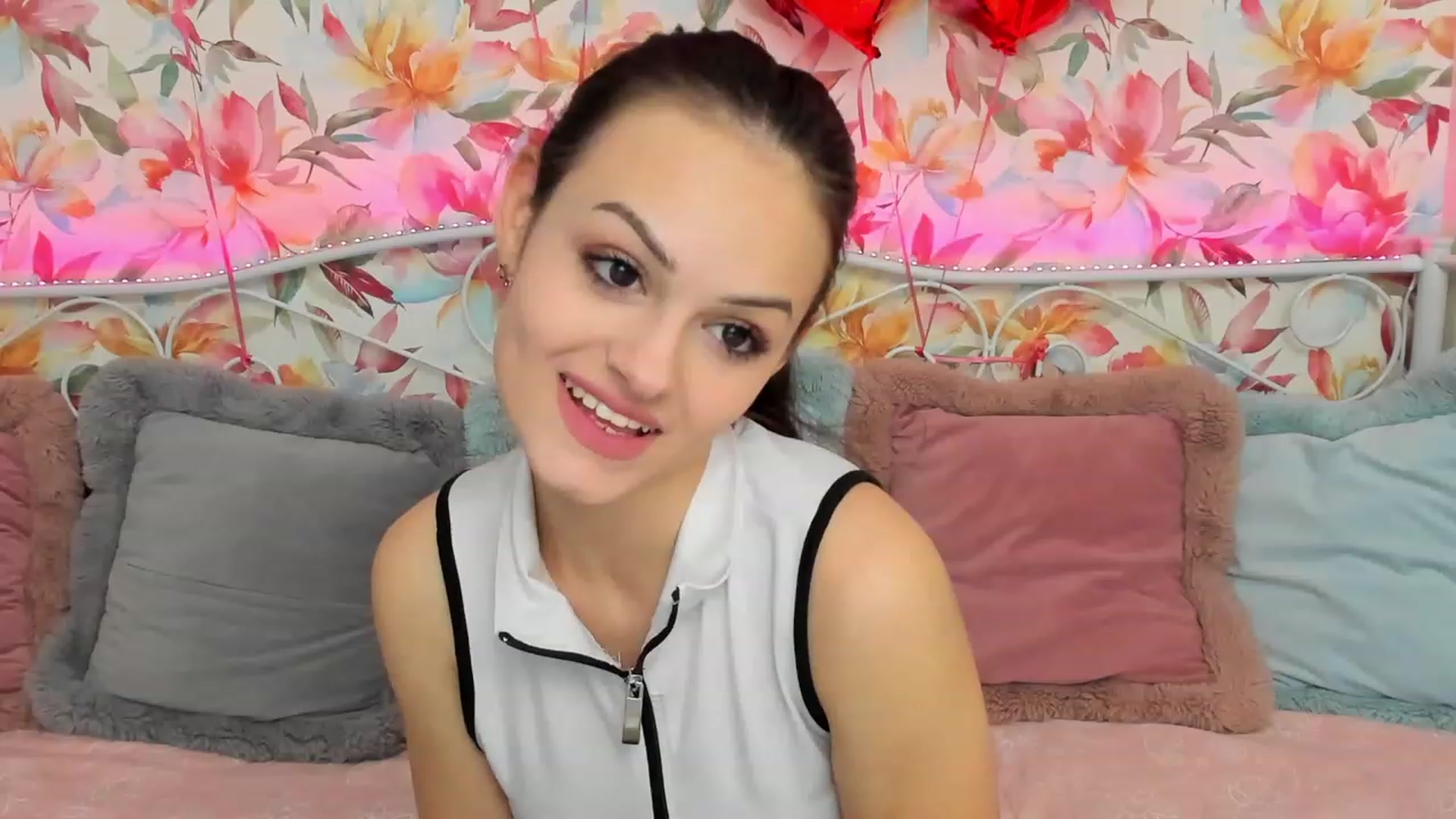 Gallery image thumbnail from LiaDazy's myfreecams stream on, 02/20/2024, 14:05 image 5 of 20