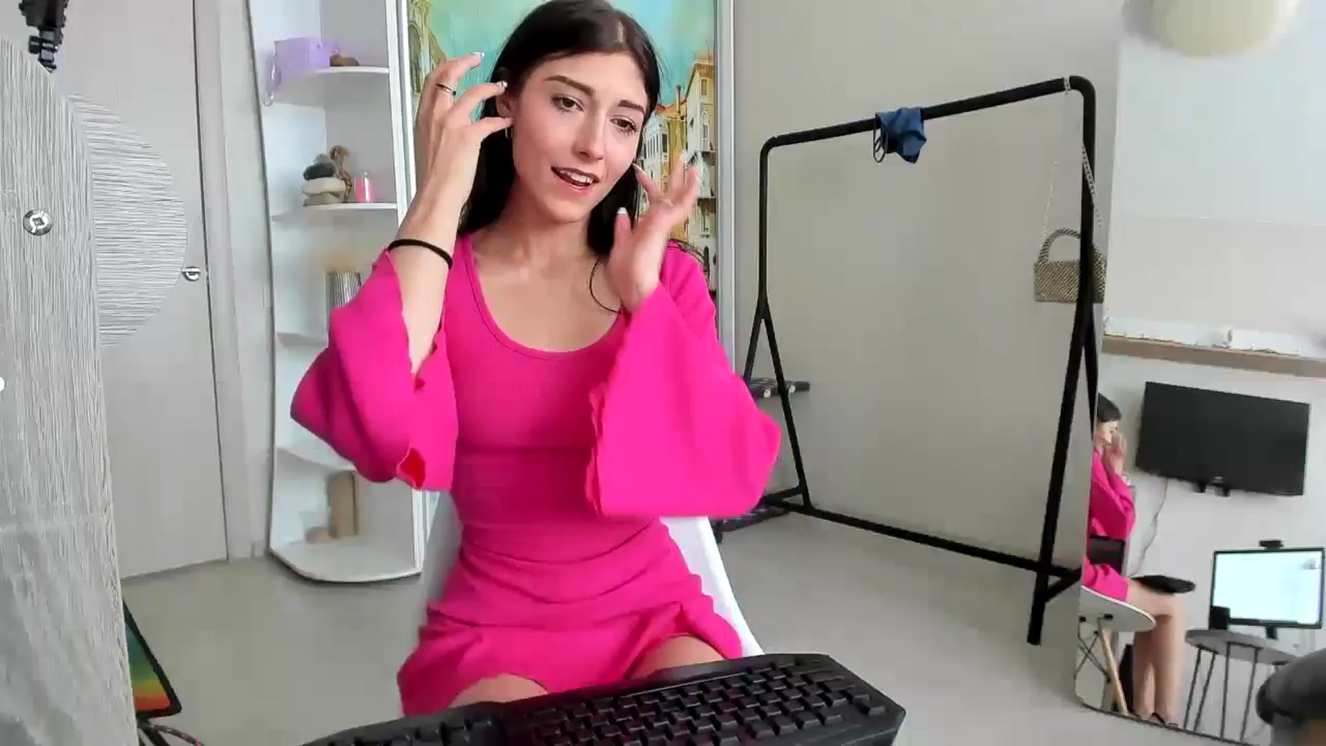 Gallery image thumbnail from LiaLiaa's myfreecams stream on, 06/22/2024, 11:02 image 14 of 20