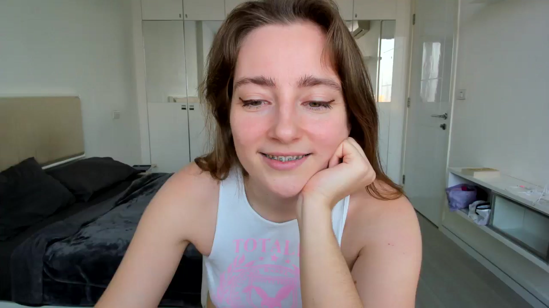 Gallery image thumbnail from LiaSasha's myfreecams stream on, 01/04/2026, 10:50 image 6 of 20