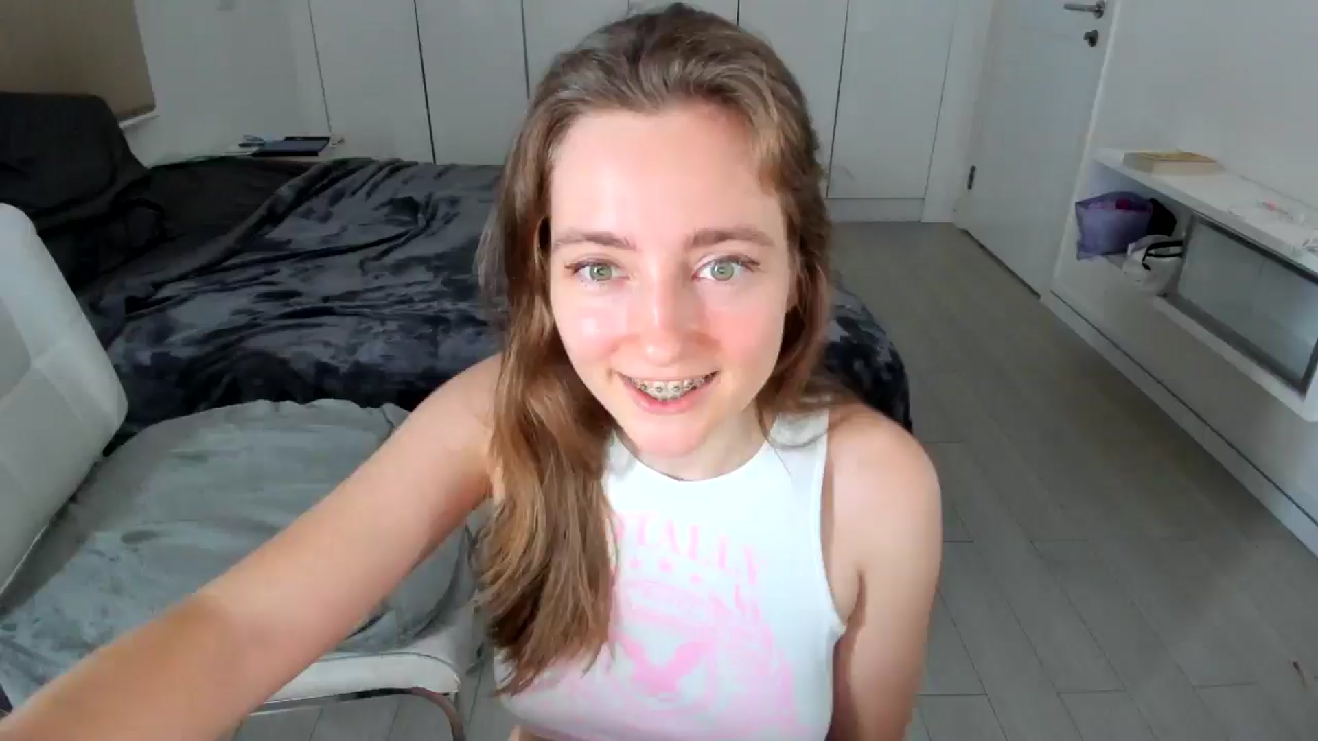 Gallery image thumbnail from LiaSasha's myfreecams stream on, 01/04/2026, 16:20 image 2 of 20