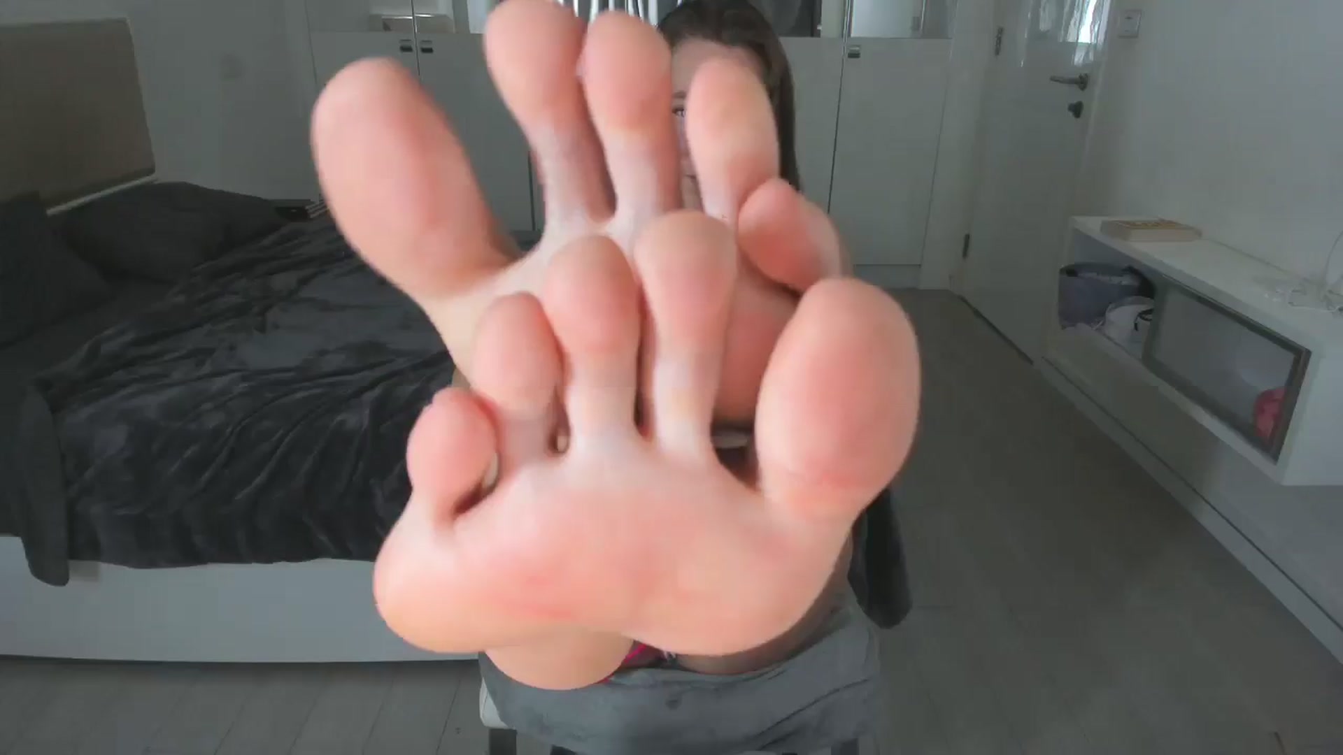 Gallery image thumbnail from LiaSasha's myfreecams stream on, 01/07/2026, 12:32 image 14 of 20