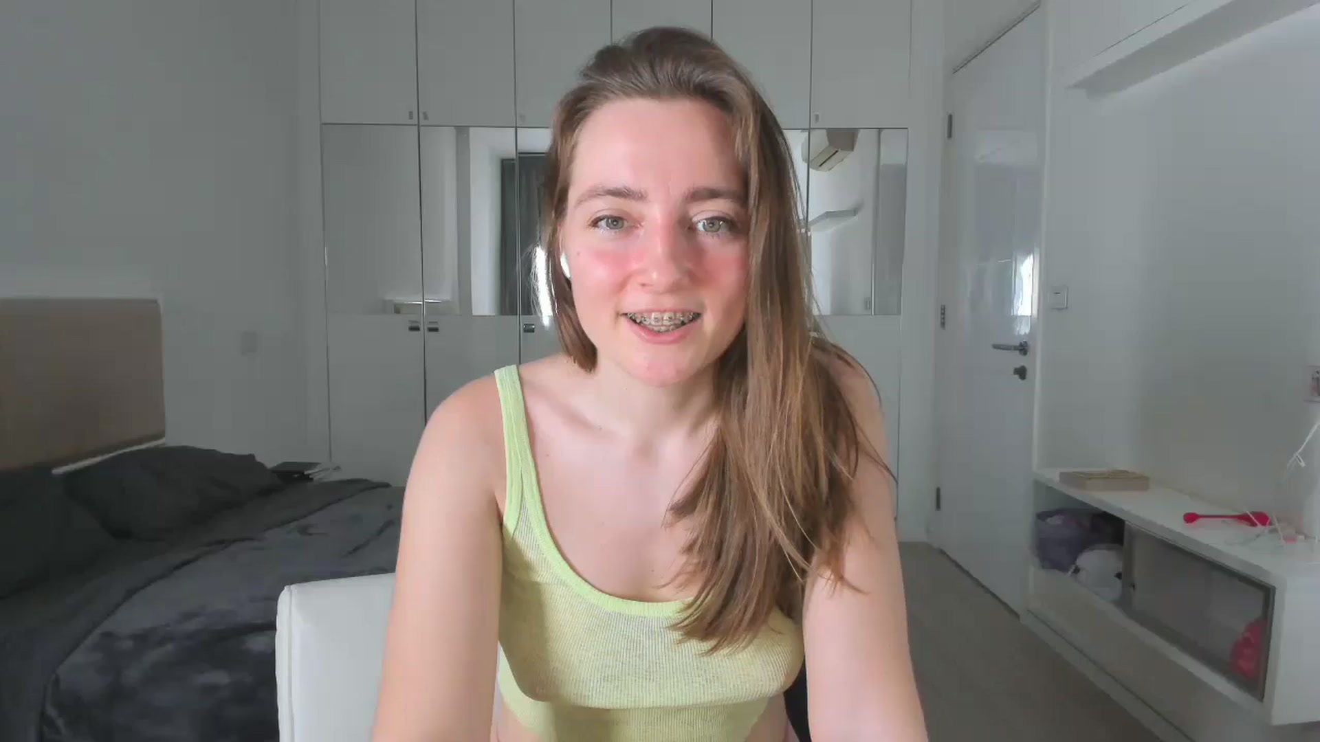 Gallery image thumbnail from LiaSasha's myfreecams stream on, 01/08/2026, 15:38 image 13 of 20
