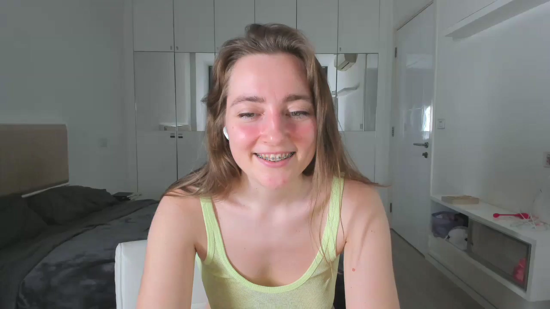 Gallery image thumbnail from LiaSasha's myfreecams stream on, 01/08/2026, 15:38 image 17 of 20