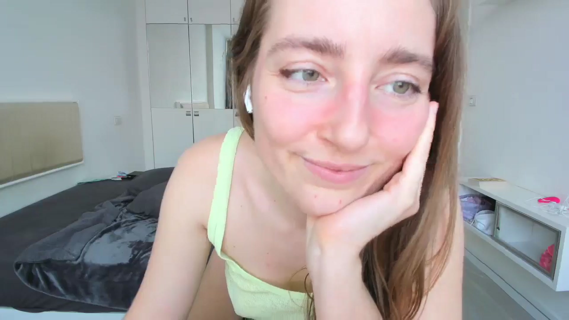 Gallery image thumbnail from LiaSasha's myfreecams stream on, 01/09/2026, 11:09 image 12 of 20