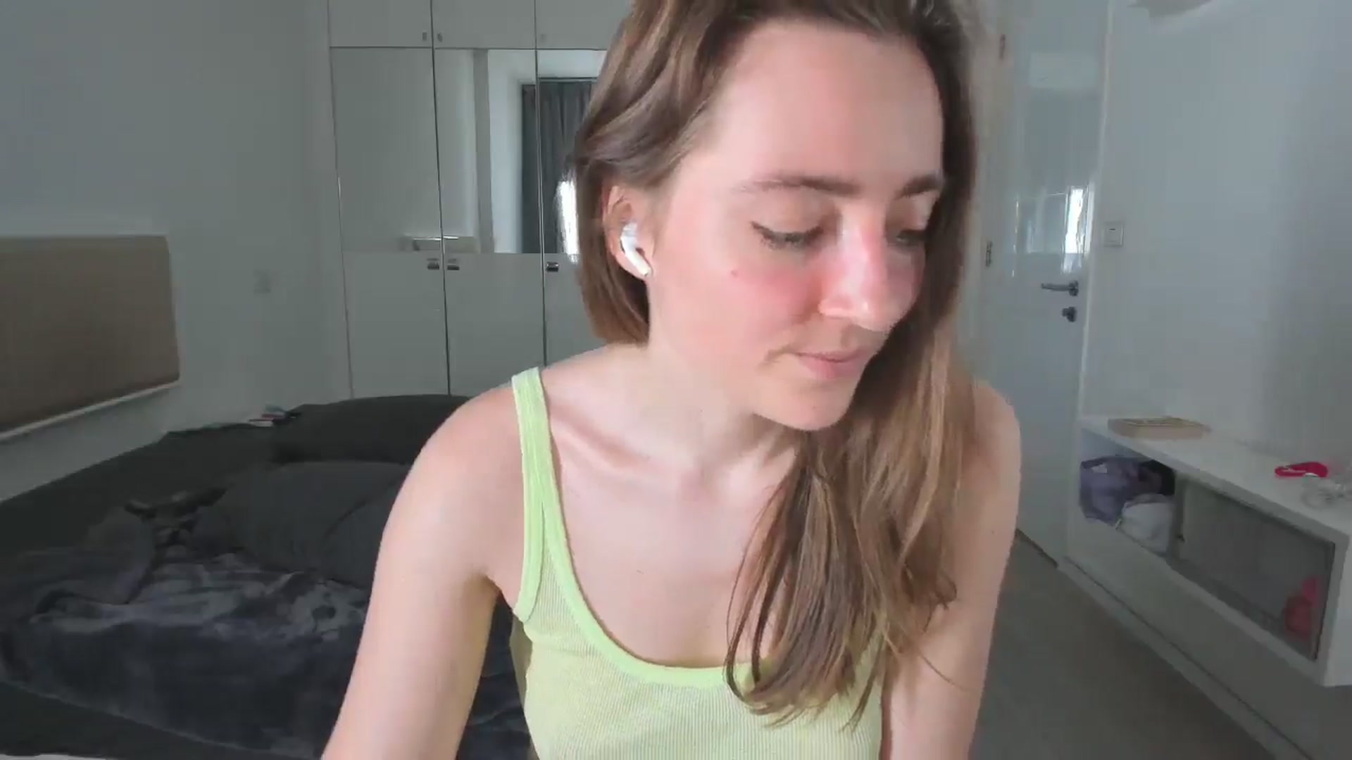 Gallery image thumbnail from LiaSasha's myfreecams stream on, 01/09/2026, 12:35 image 16 of 20