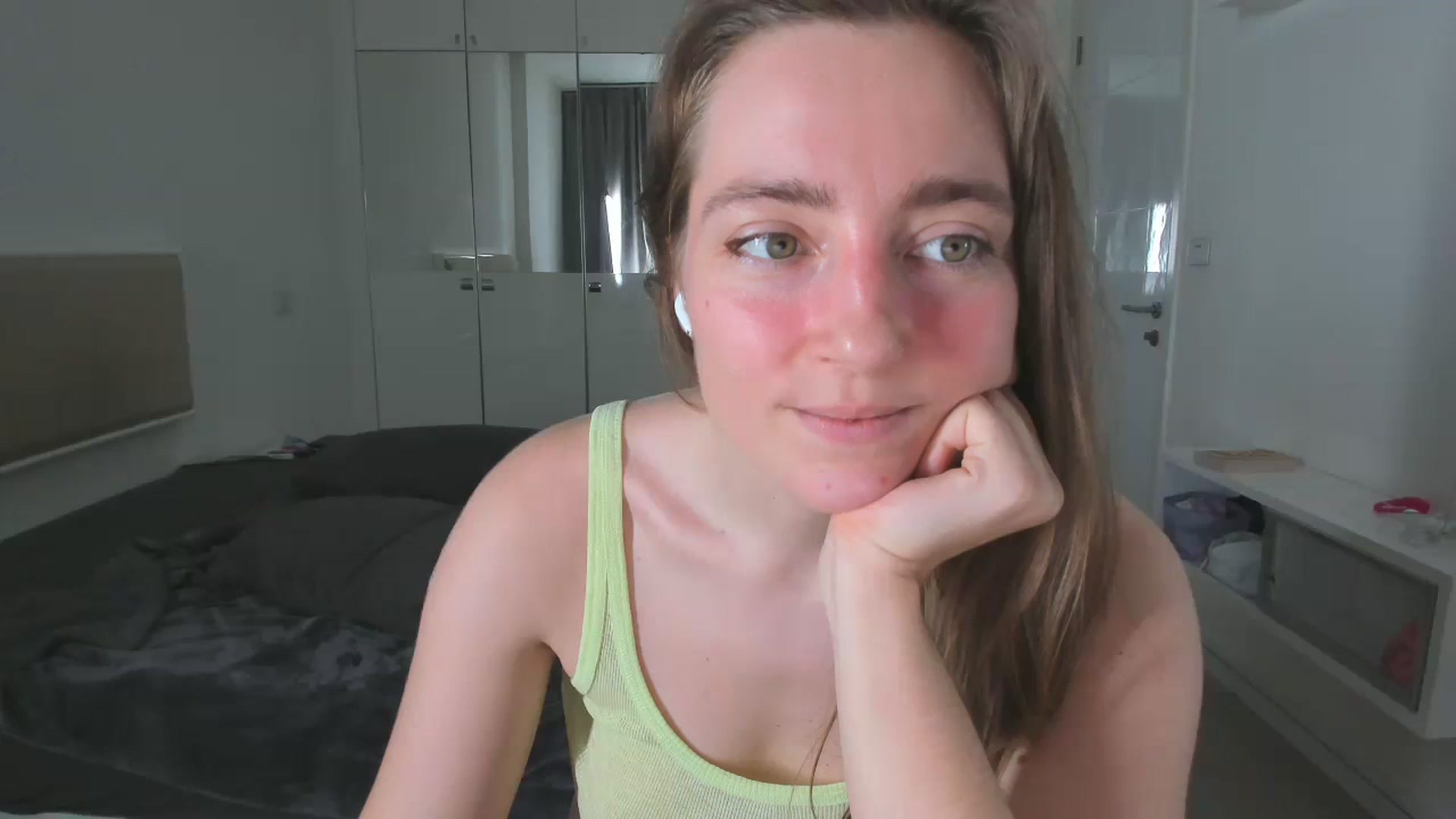 Gallery image thumbnail from LiaSasha's myfreecams stream on, 01/09/2026, 12:35 image 14 of 20