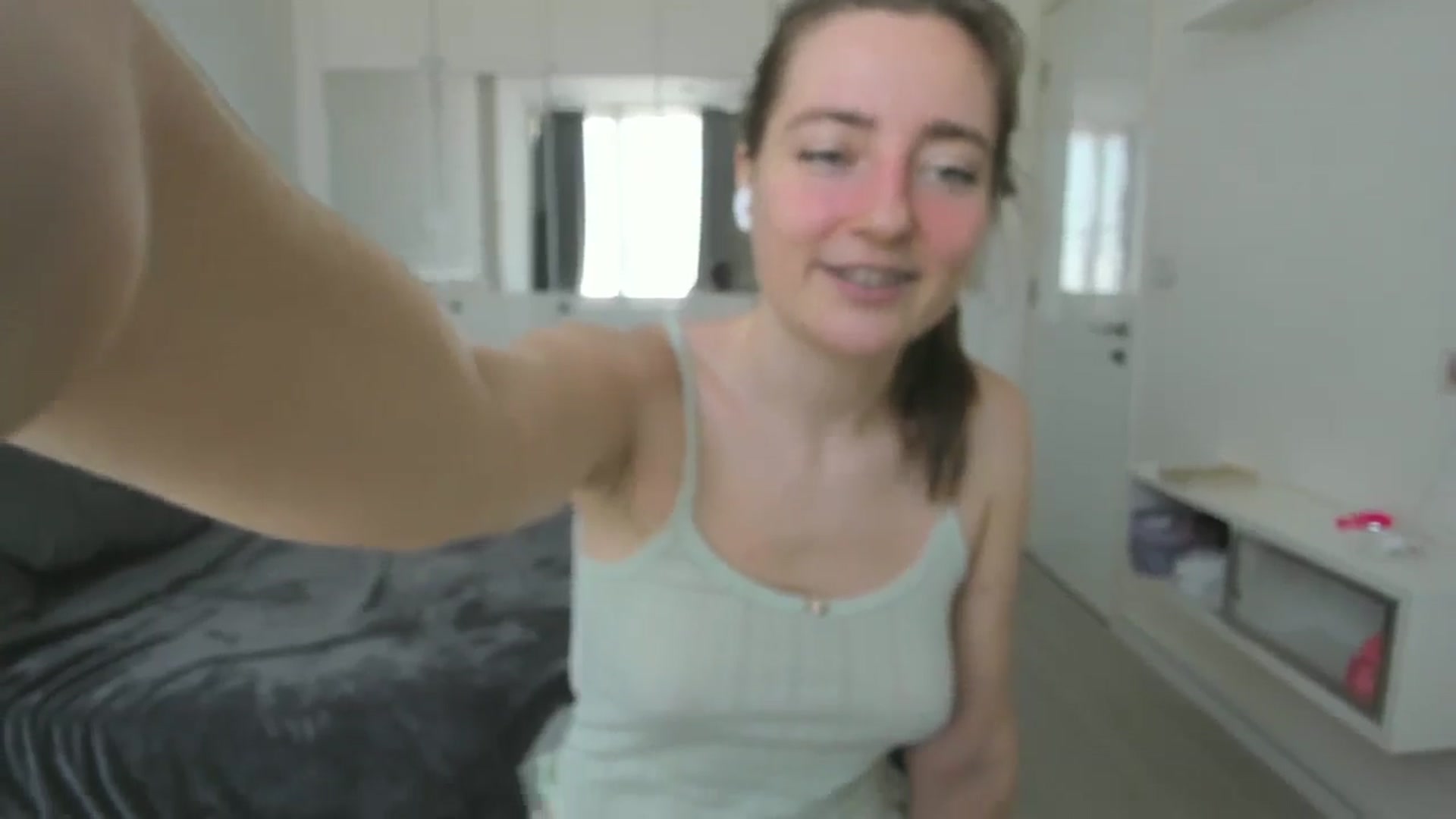 Gallery image thumbnail from LiaSasha's myfreecams stream on, 01/10/2026, 06:58 image 17 of 20