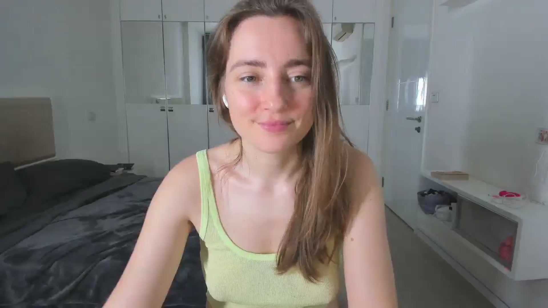 Gallery image thumbnail from LiaSasha's myfreecams stream on, 01/17/2026, 16:36 image 10 of 20