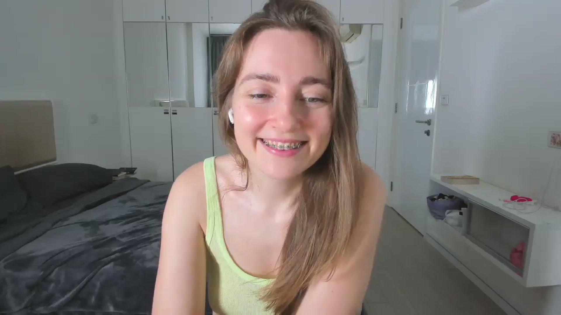 Gallery image thumbnail from LiaSasha's myfreecams stream on, 01/17/2026, 16:36 image 18 of 20