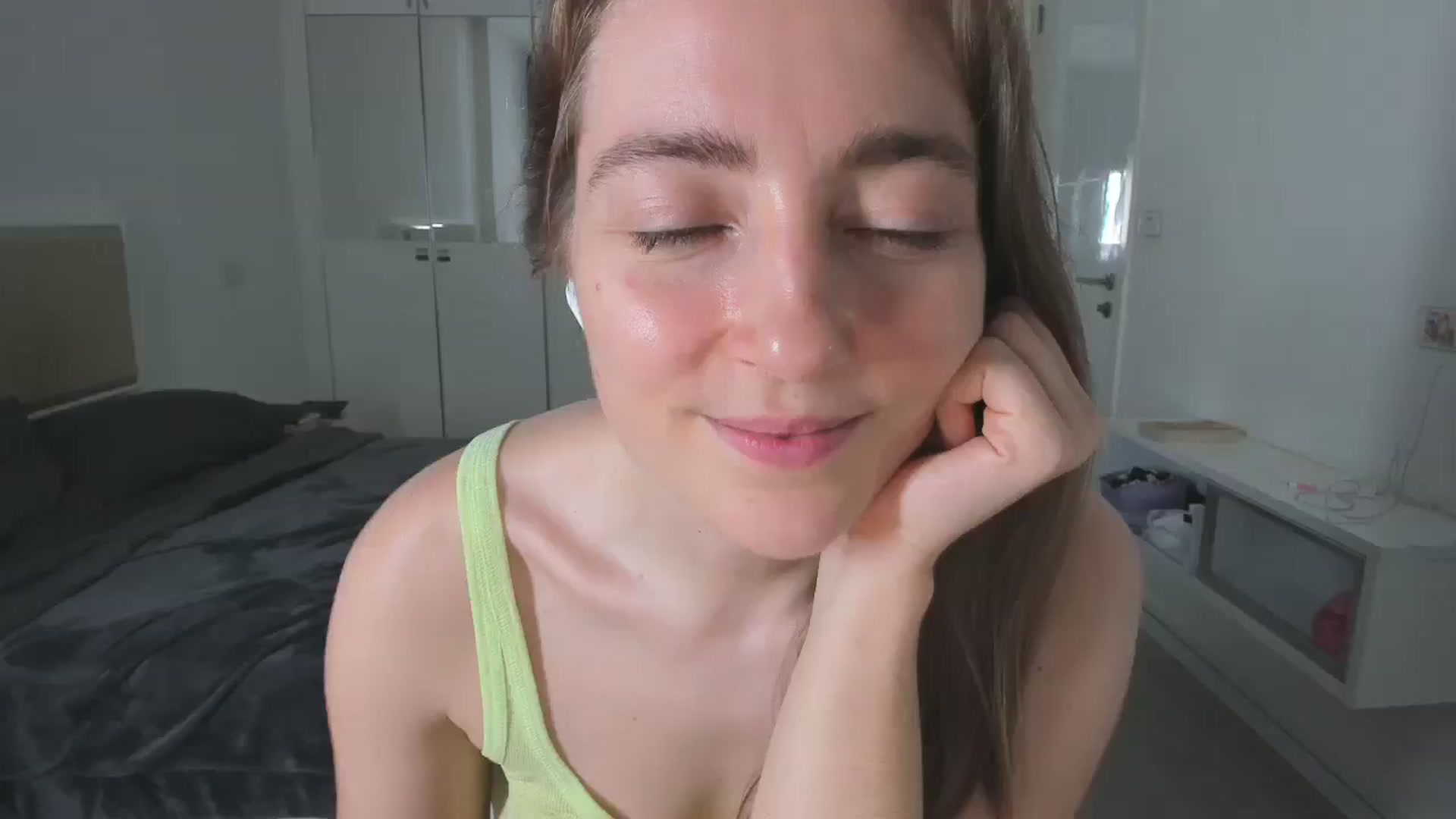 Gallery image thumbnail from LiaSasha's myfreecams stream on, 01/17/2026, 18:15 image 11 of 20