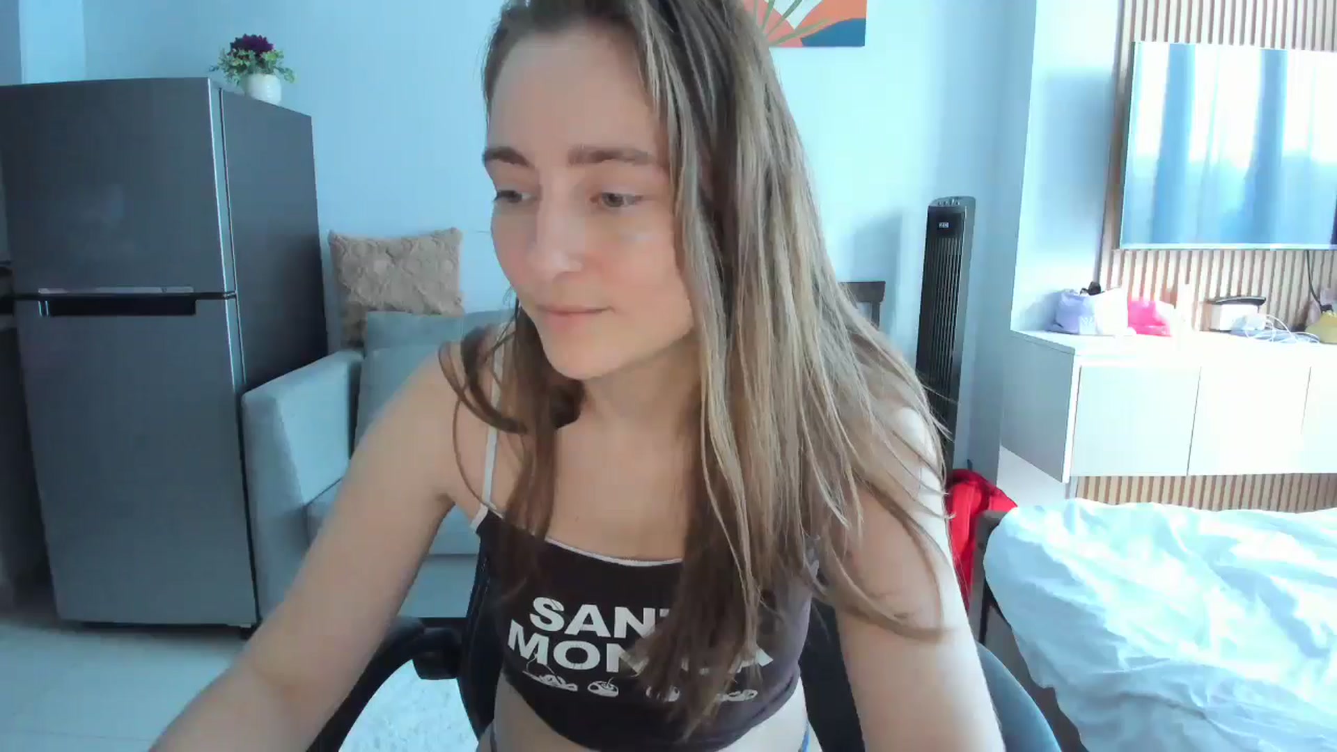 Gallery image thumbnail from LiaSasha's myfreecams stream on, 03/10/2026, 07:57 image 16 of 20