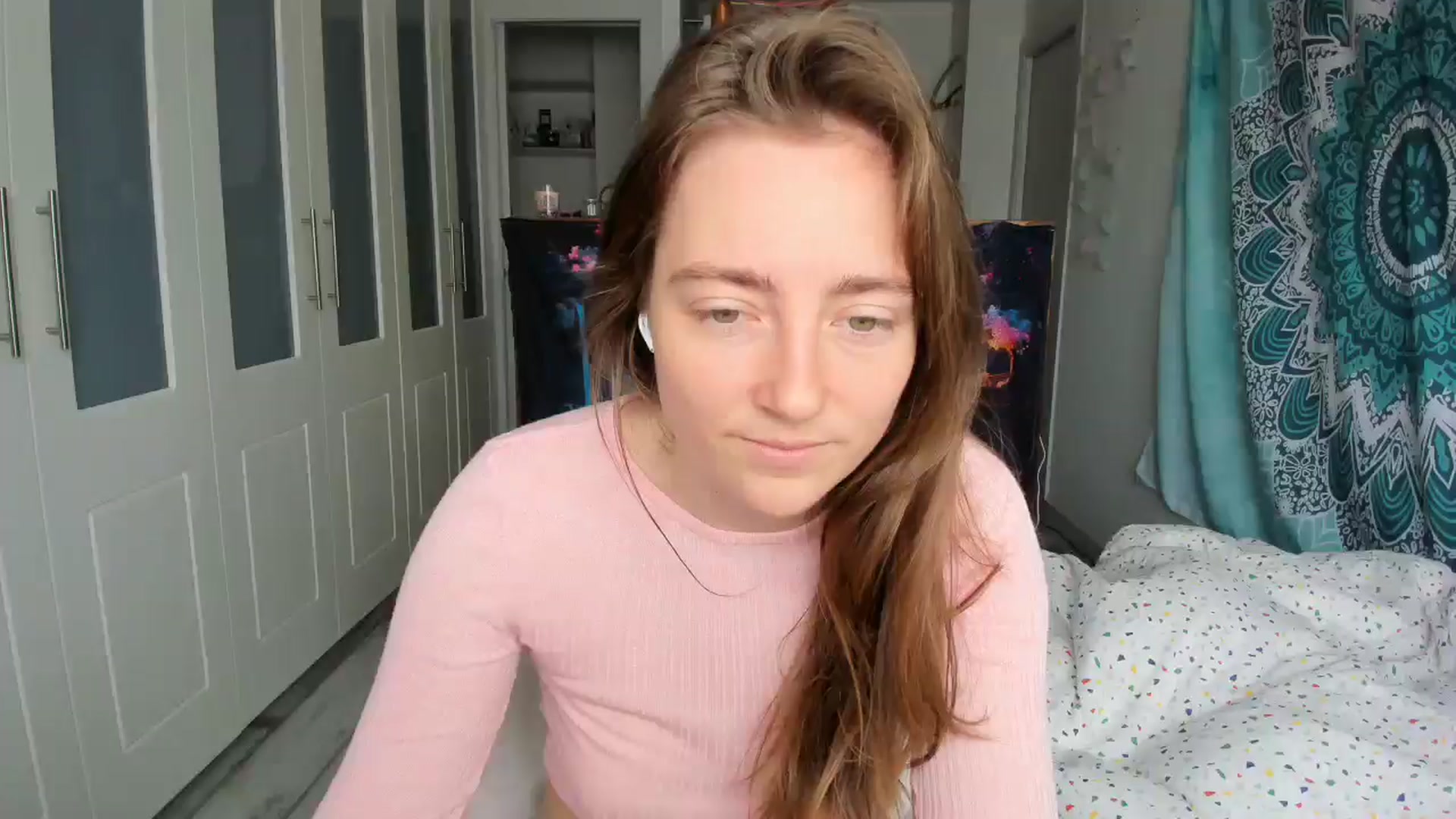 Gallery image thumbnail from LiaSasha's myfreecams stream on, 04/12/2026, 10:53 image 4 of 20