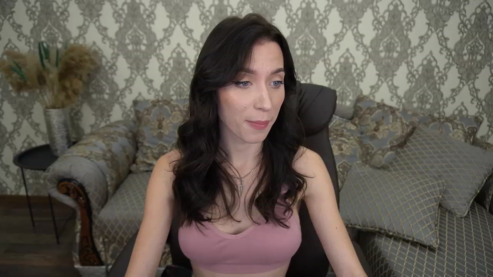 Gallery image thumbnail from LiaValentine's myfreecams stream on, 11/14/2022, 14:39 image 13 of 20