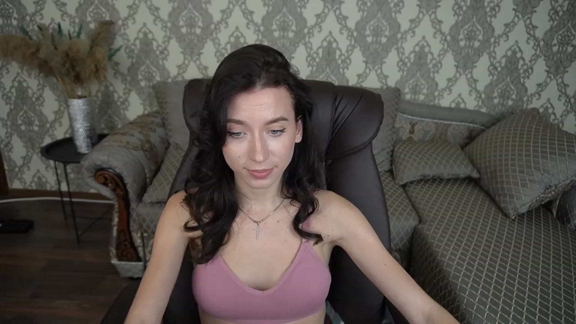 Gallery image thumbnail from LiaValentine's myfreecams stream on, 12/05/2022, 17:59 image 14 of 20