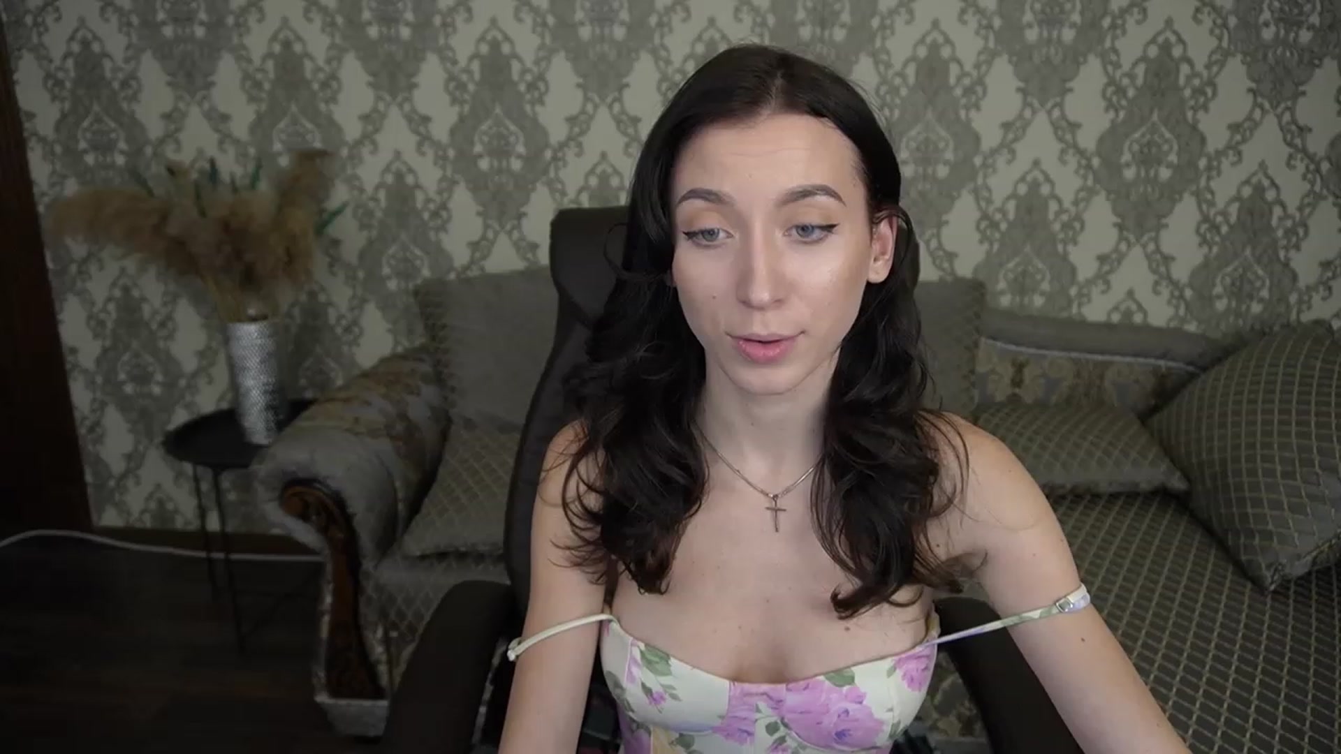 Gallery image thumbnail from LiaValentine's myfreecams stream on, 12/06/2022, 15:37 image 2 of 20