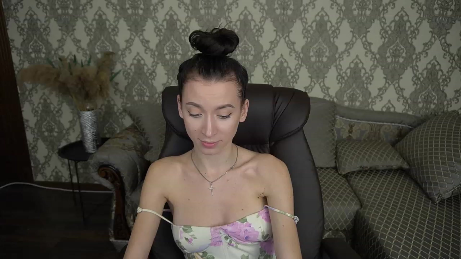 Gallery image thumbnail from LiaValentine's myfreecams stream on, 12/06/2022, 17:33 image 18 of 20