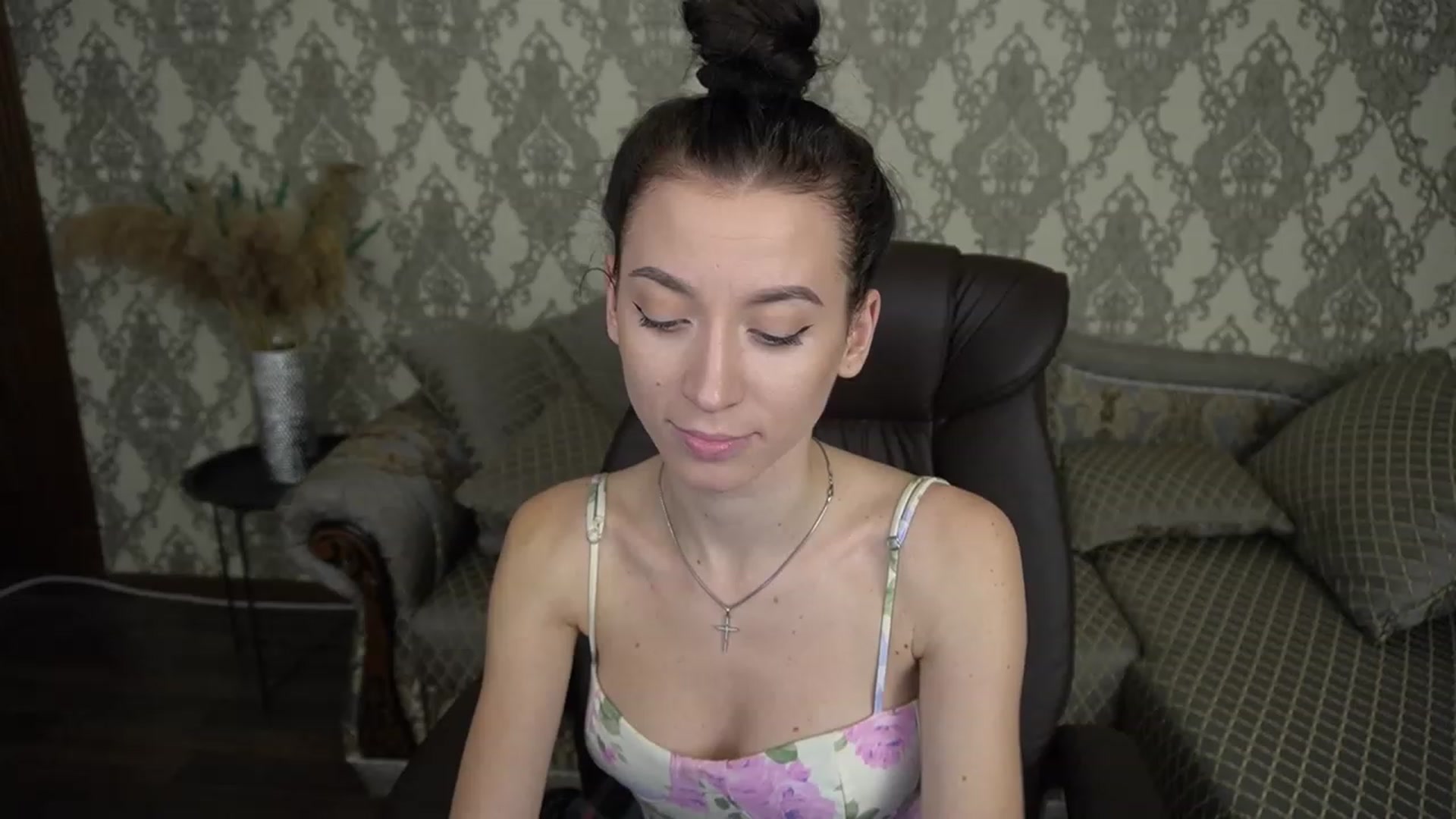 Gallery image thumbnail from LiaValentine's myfreecams stream on, 12/06/2022, 17:33 image 2 of 20