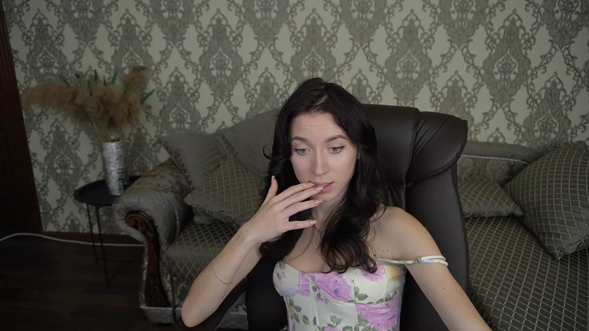Gallery image thumbnail from LiaValentine's myfreecams stream on, 12/06/2022, 17:33 image 7 of 20