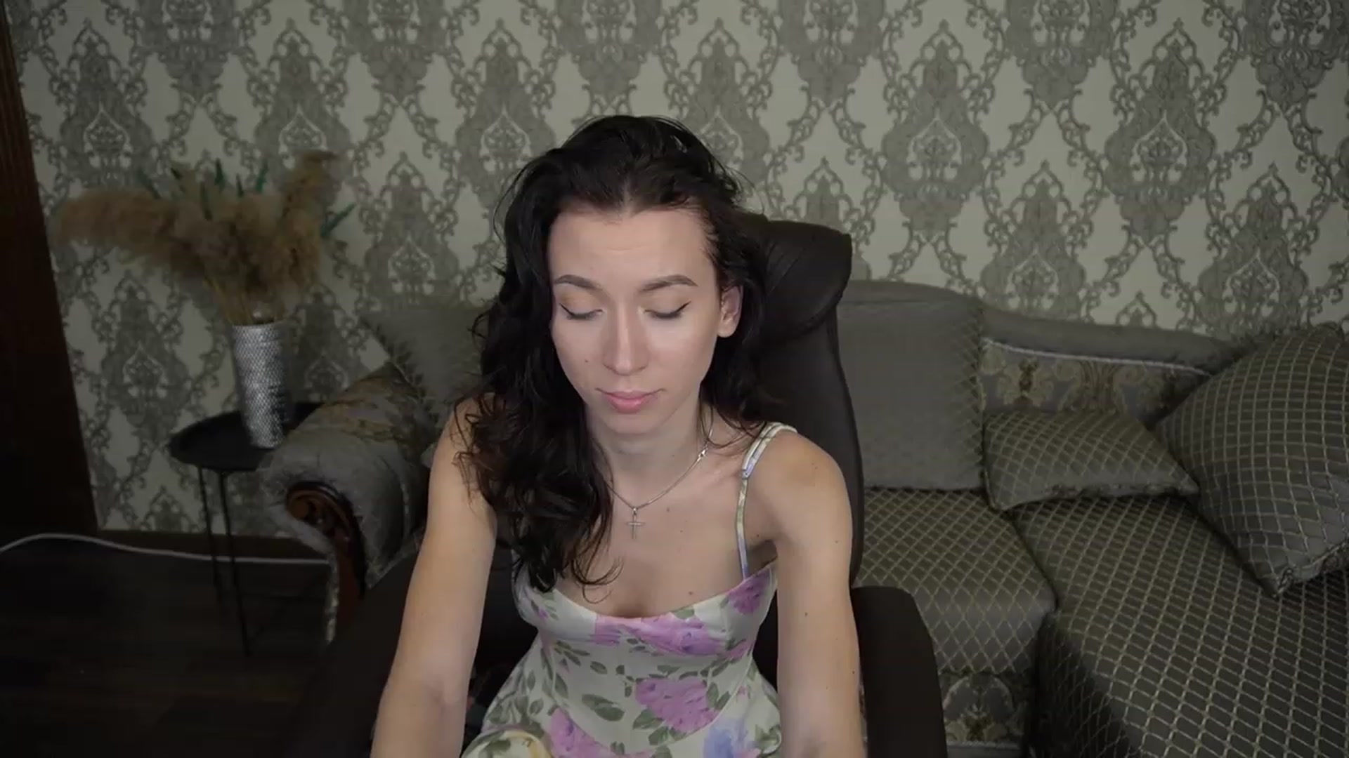 Gallery image thumbnail from LiaValentine's myfreecams stream on, 12/06/2022, 17:33 image 14 of 20