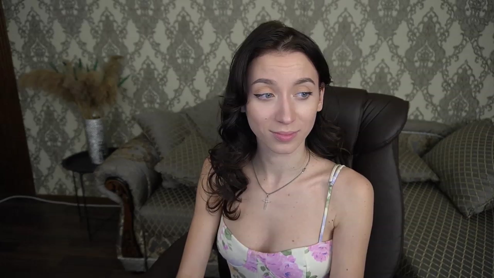 Gallery image thumbnail from LiaValentine's myfreecams stream on, 12/06/2022, 17:33 image 9 of 20