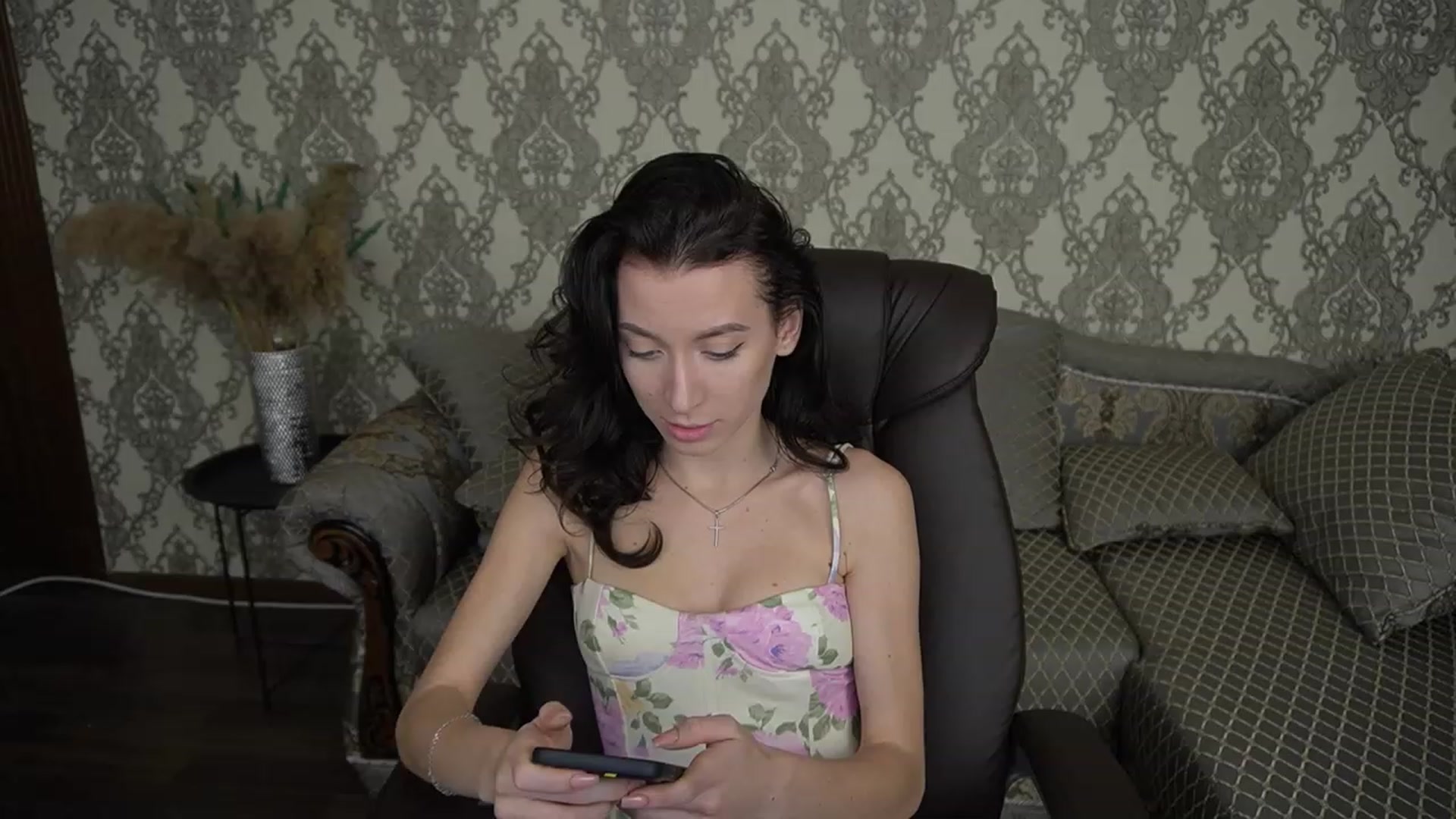 Gallery image thumbnail from LiaValentine's myfreecams stream on, 12/06/2022, 17:33 image 12 of 20