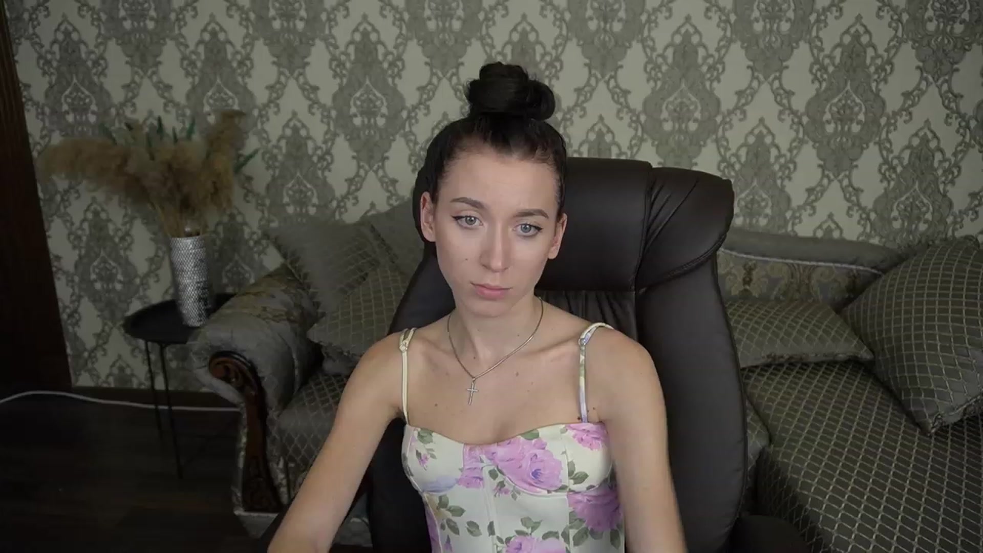 Gallery image thumbnail from LiaValentine's myfreecams stream on, 12/06/2022, 18:27 image 15 of 20