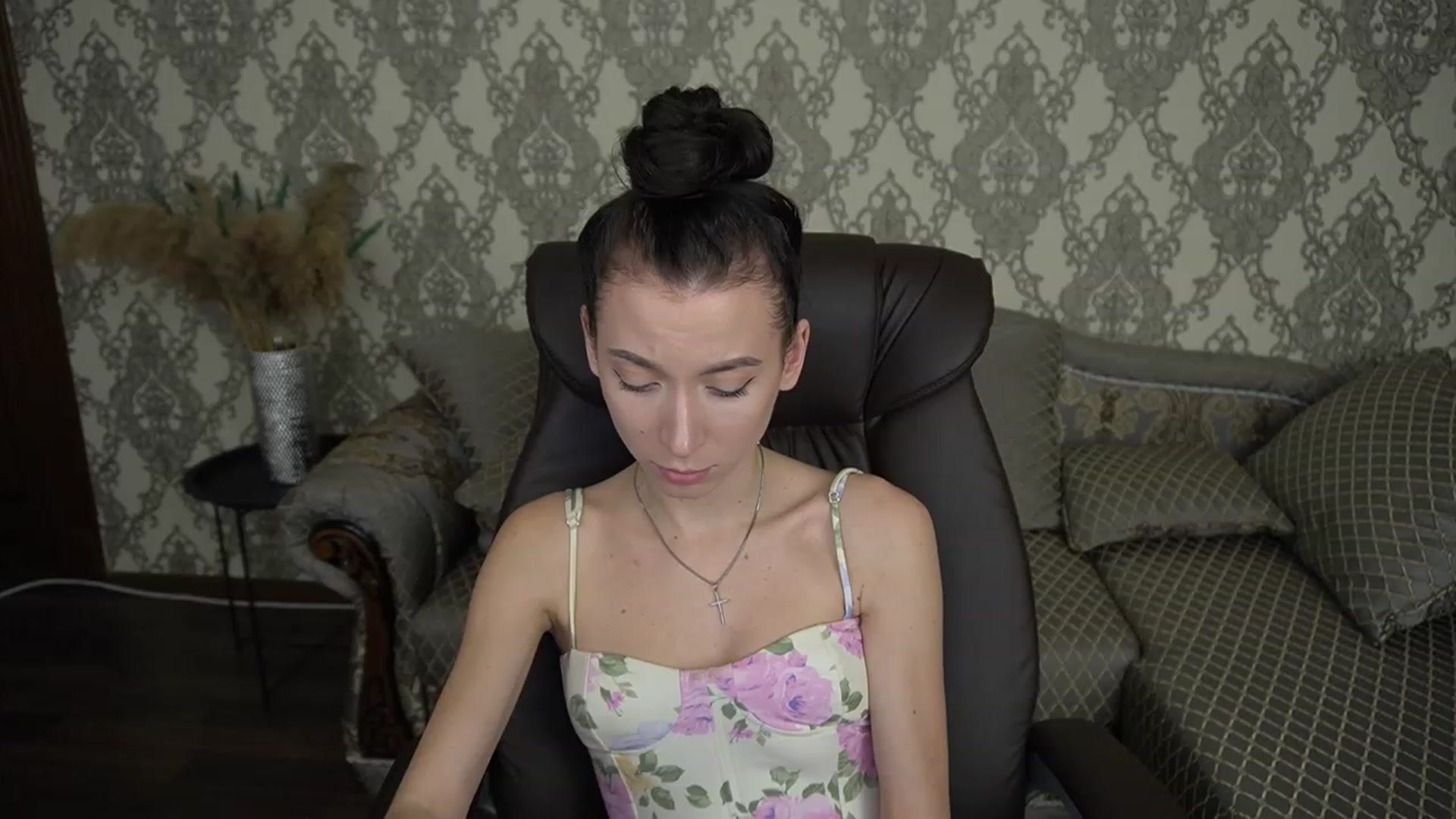 Gallery image thumbnail from LiaValentine's myfreecams stream on, 12/06/2022, 18:27 image 14 of 20