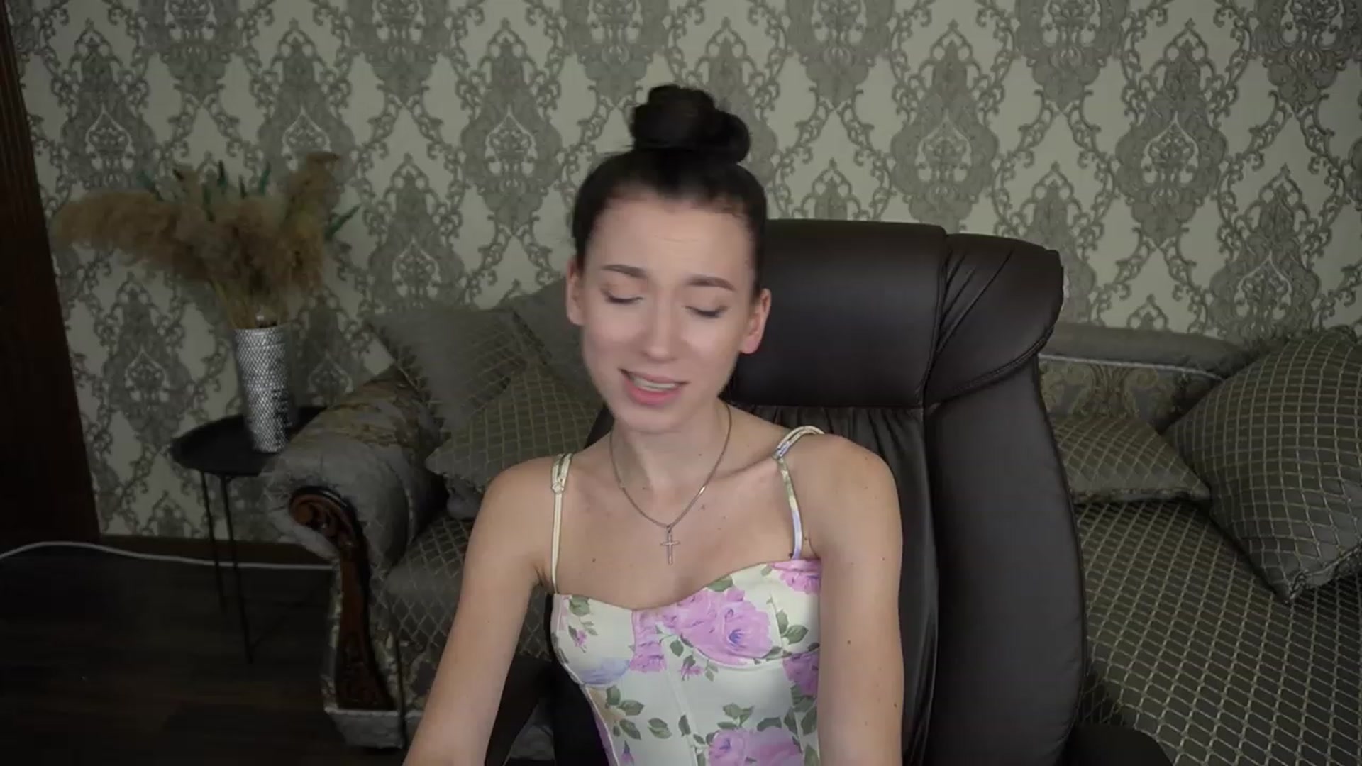 Gallery image thumbnail from LiaValentine's myfreecams stream on, 12/06/2022, 18:52 image 8 of 20