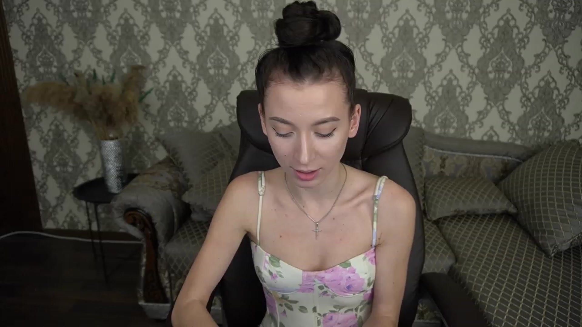 Gallery image thumbnail from LiaValentine's myfreecams stream on, 12/06/2022, 18:52 image 15 of 20