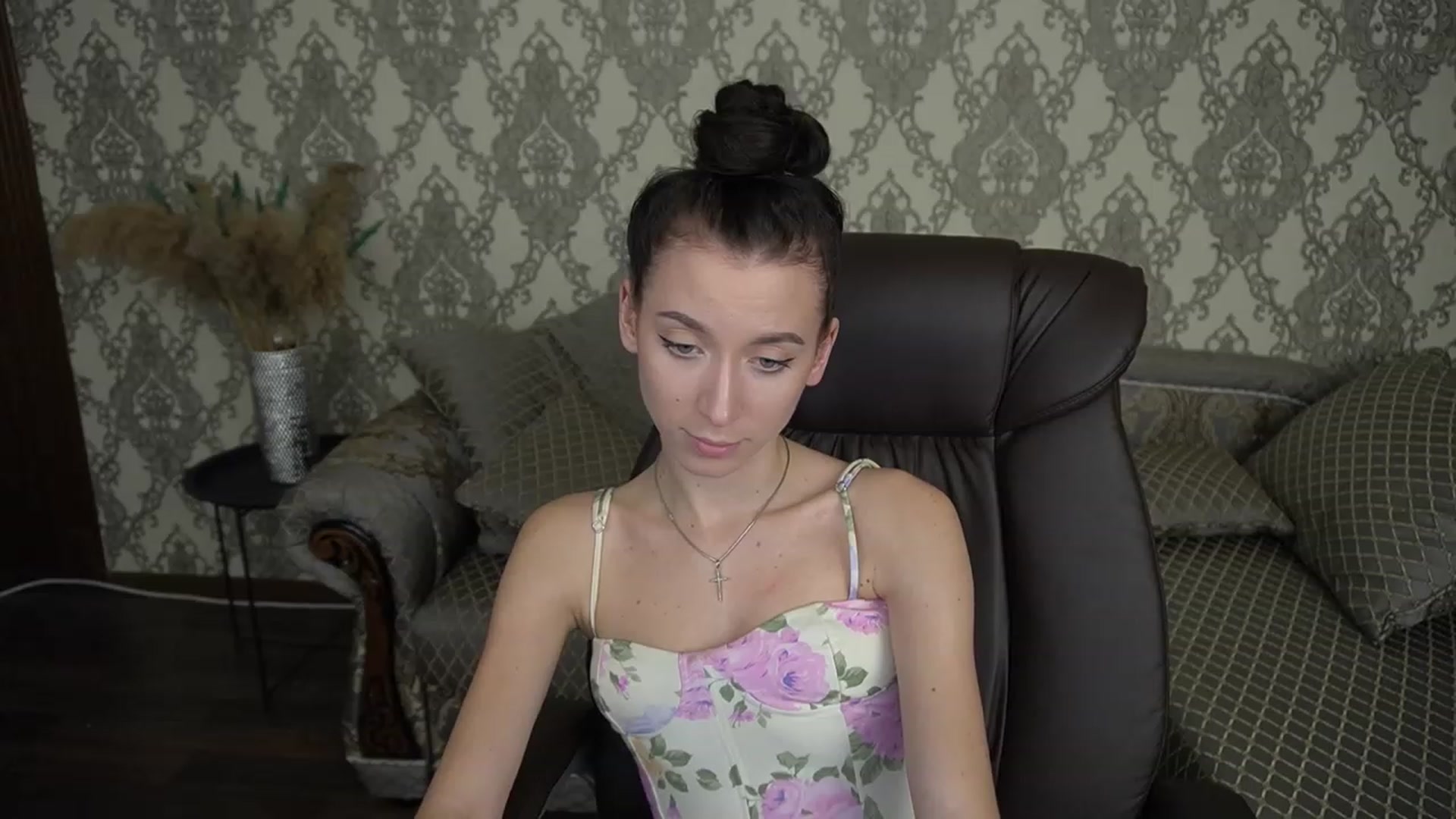 Gallery image thumbnail from LiaValentine's myfreecams stream on, 12/06/2022, 18:52 image 10 of 20