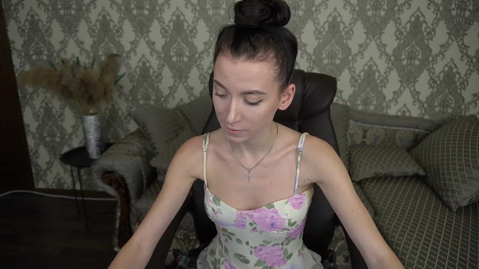 Gallery image thumbnail from LiaValentine's myfreecams stream on, 12/06/2022, 18:52 image 11 of 20