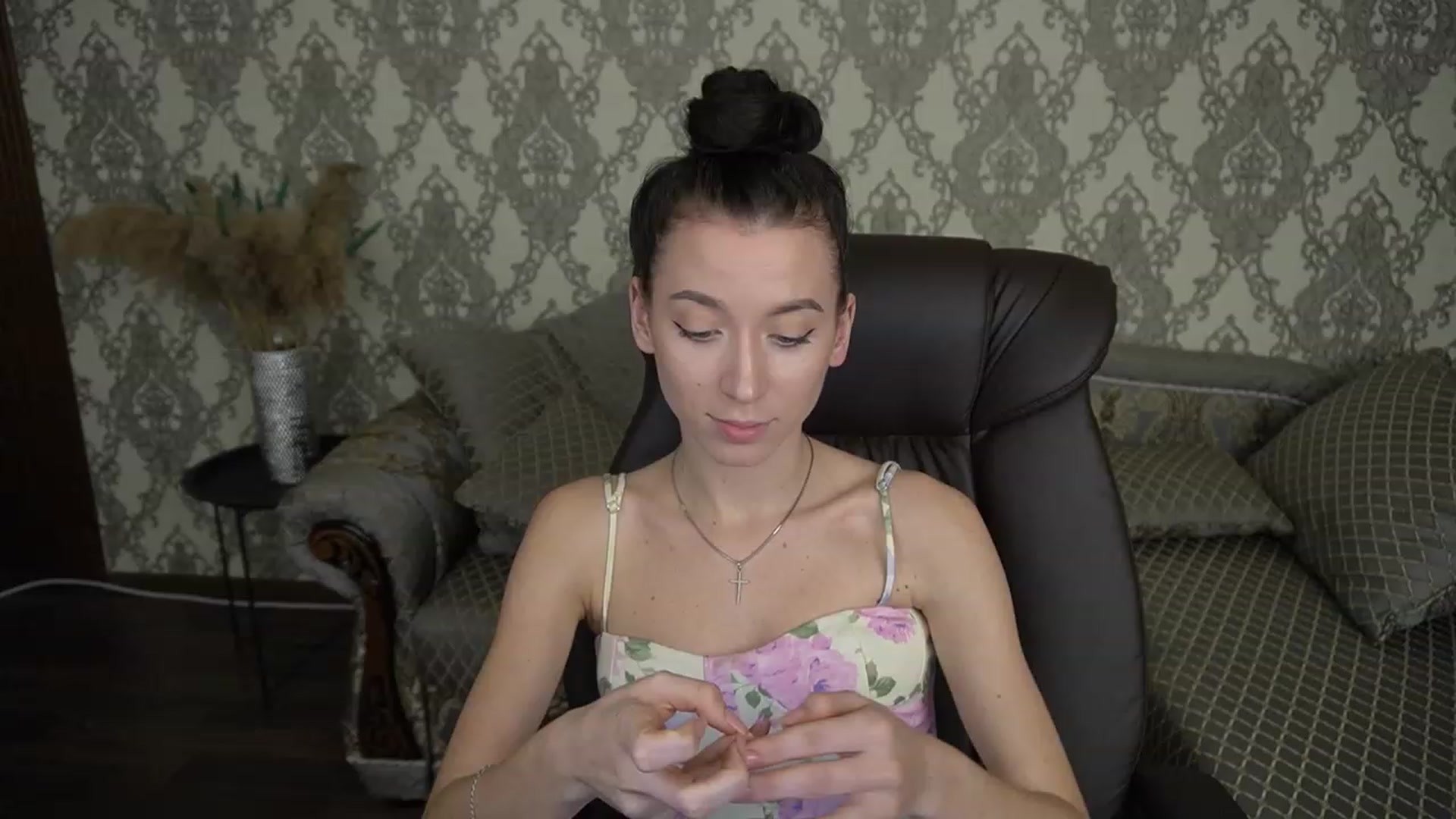 Gallery image thumbnail from LiaValentine's myfreecams stream on, 12/06/2022, 18:52 image 5 of 20