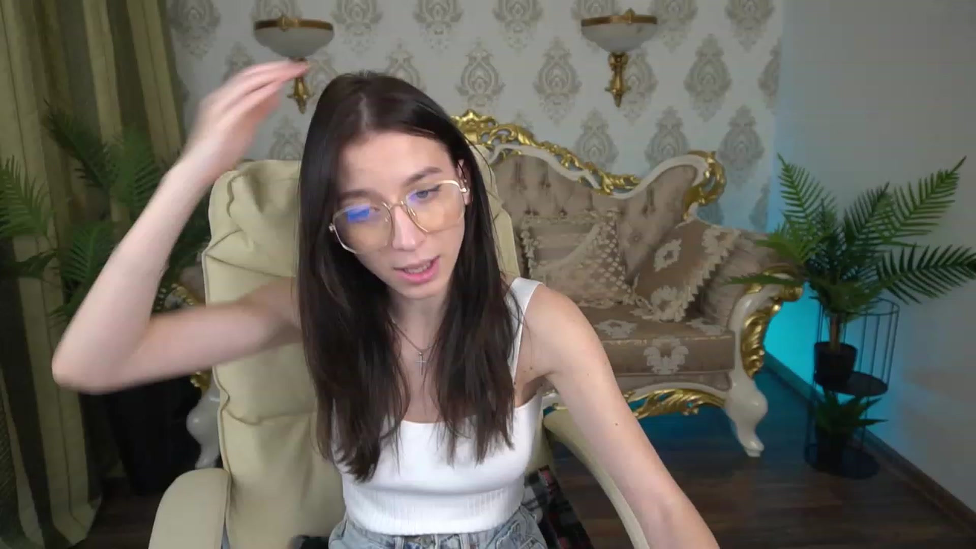 Gallery image thumbnail from LiaValentine's myfreecams stream on, 12/09/2022, 18:56 image 7 of 20