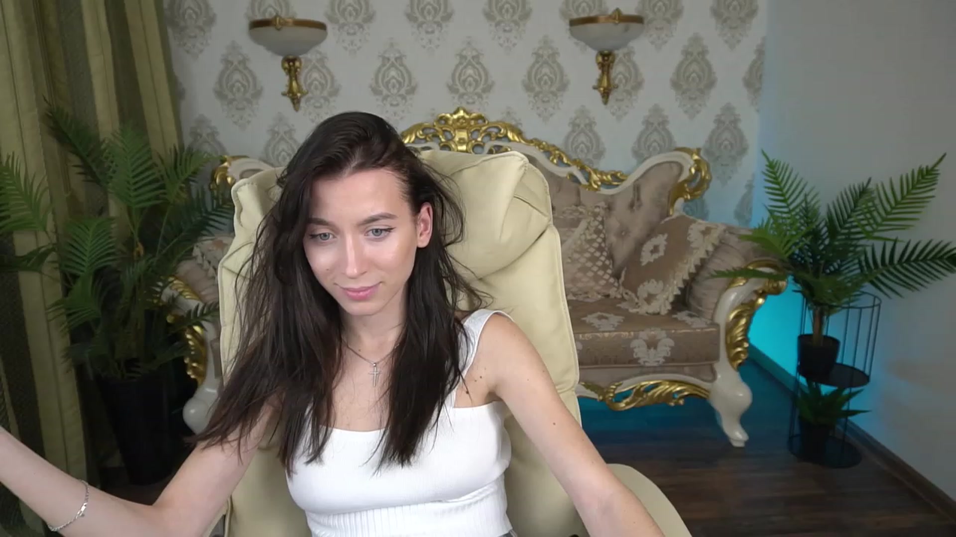 Gallery image thumbnail from LiaValentine's myfreecams stream on, 12/09/2022, 18:56 image 3 of 20