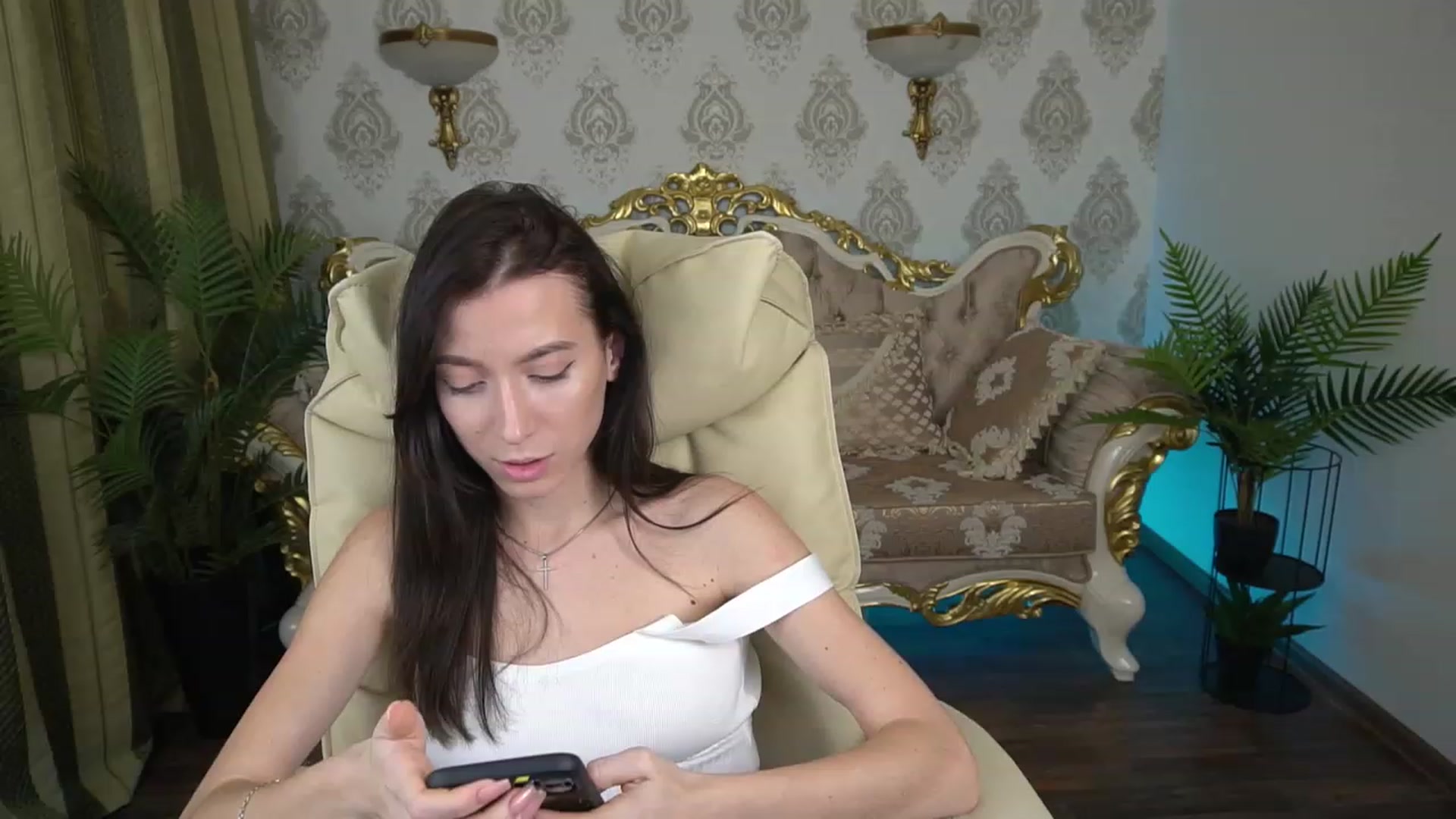 Gallery image thumbnail from LiaValentine's myfreecams stream on, 12/09/2022, 18:56 image 5 of 20