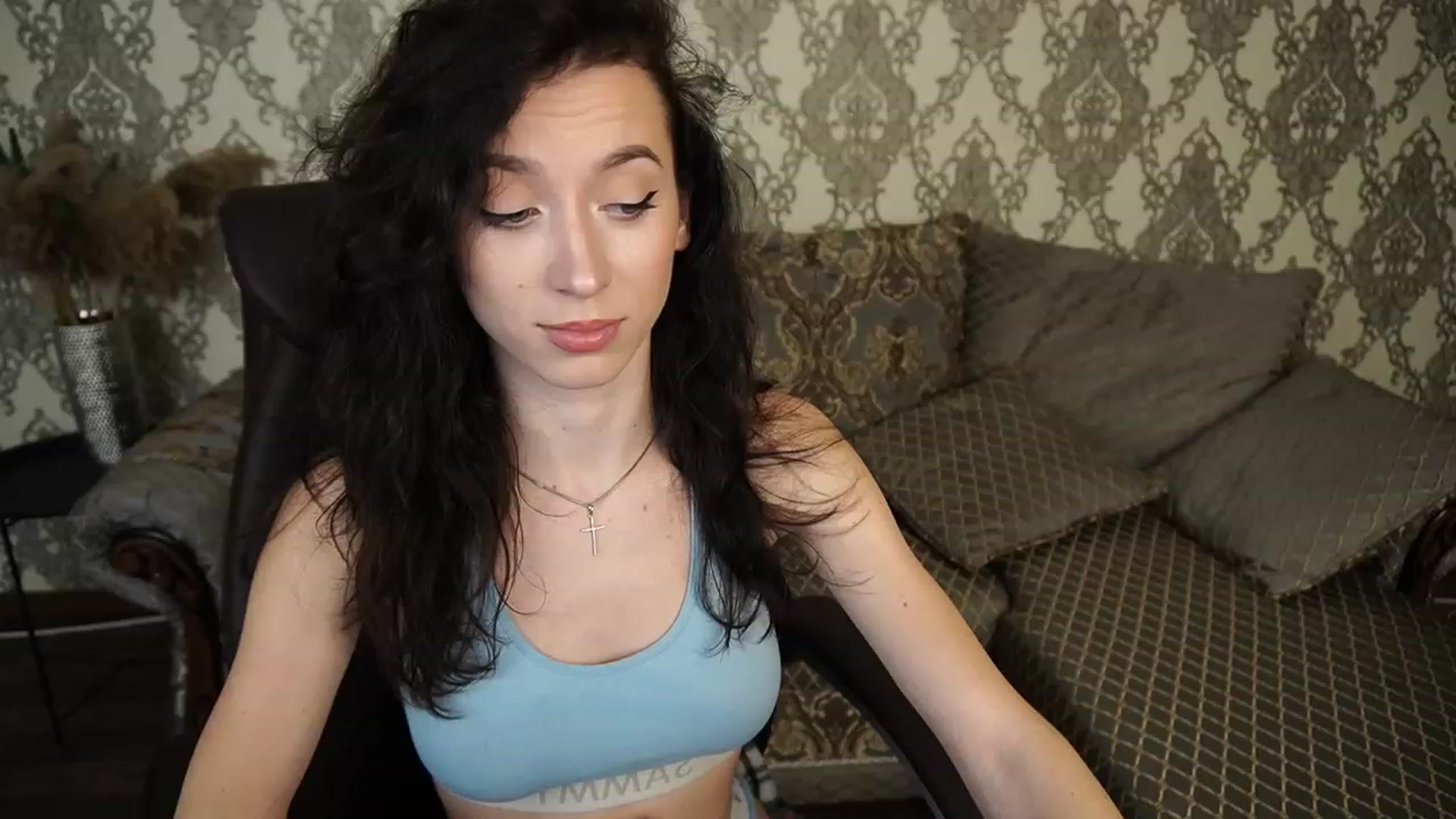 Gallery image thumbnail from LiaValentine's myfreecams stream on, 12/10/2022, 14:00 image 13 of 20