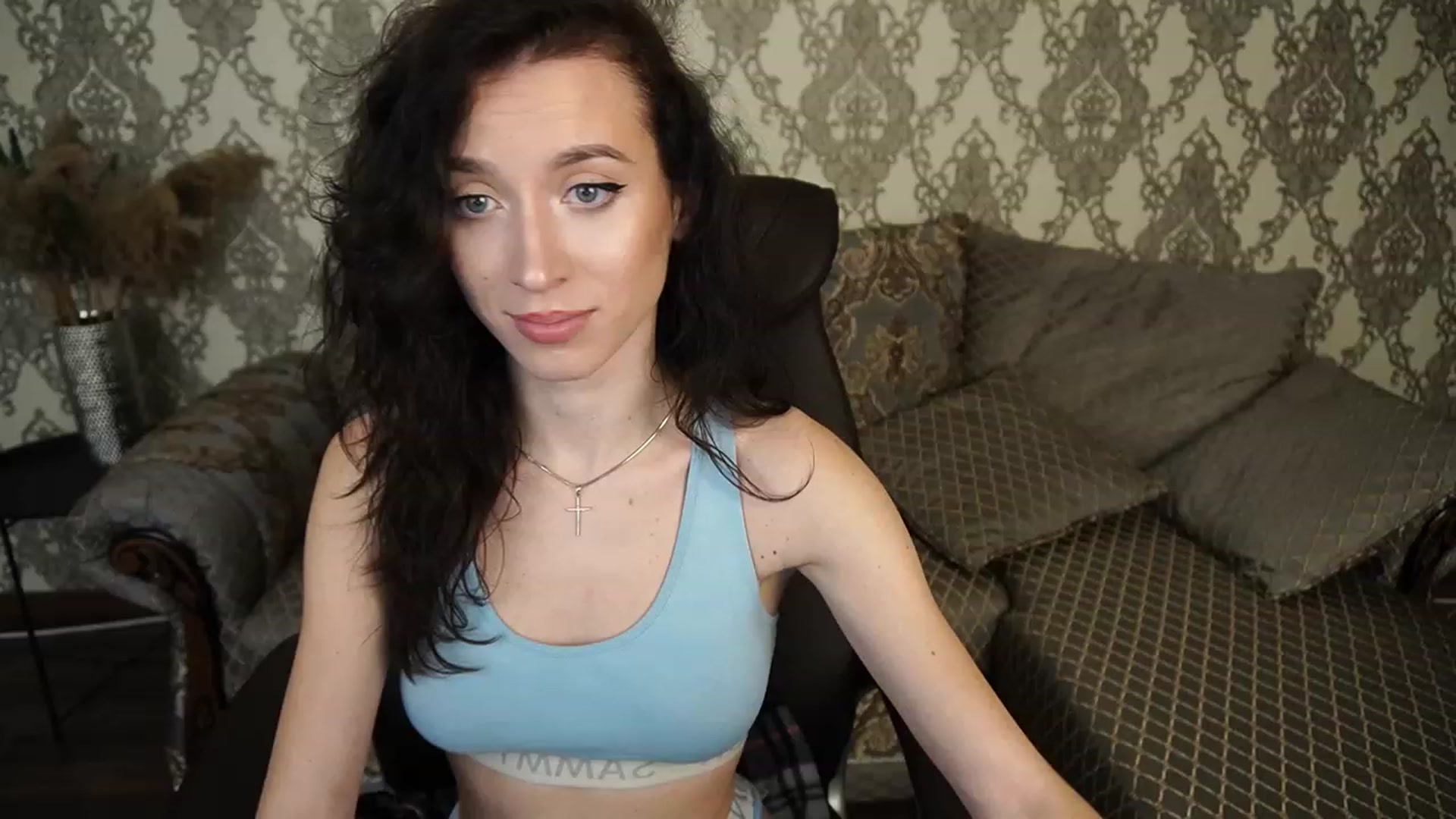 Gallery image thumbnail from LiaValentine's myfreecams stream on, 12/10/2022, 14:00 image 8 of 20