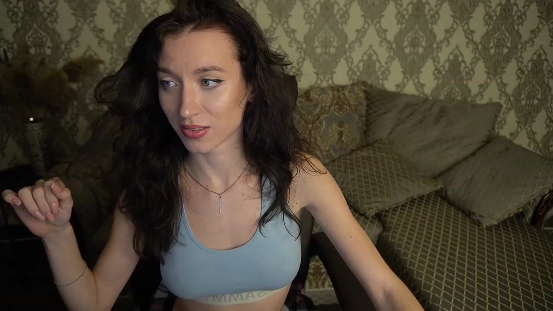 Gallery image thumbnail from LiaValentine's myfreecams stream on, 12/10/2022, 18:41 image 2 of 20