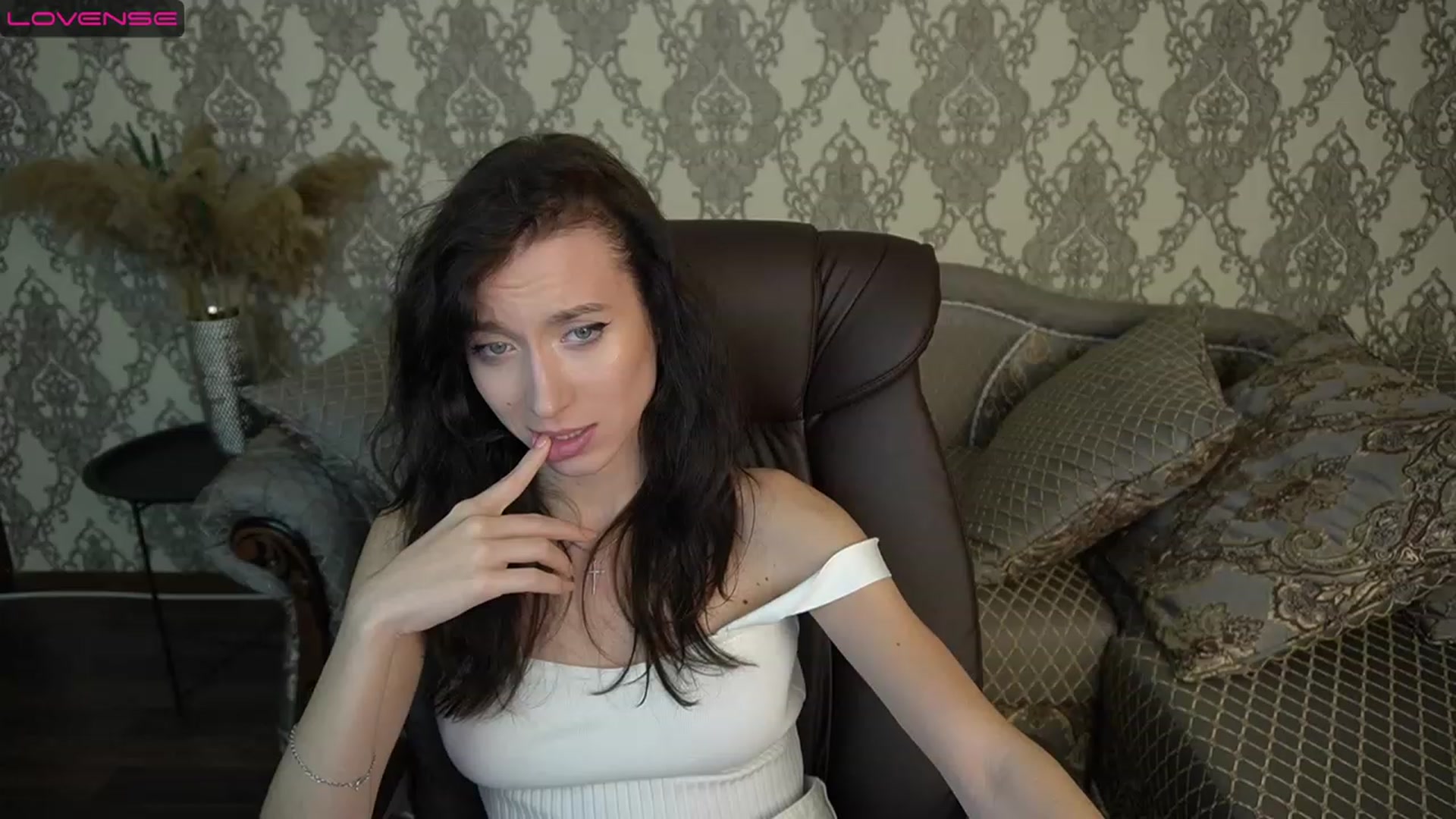 Gallery image thumbnail from LiaValentine's myfreecams stream on, 12/11/2022, 16:49 image 9 of 20