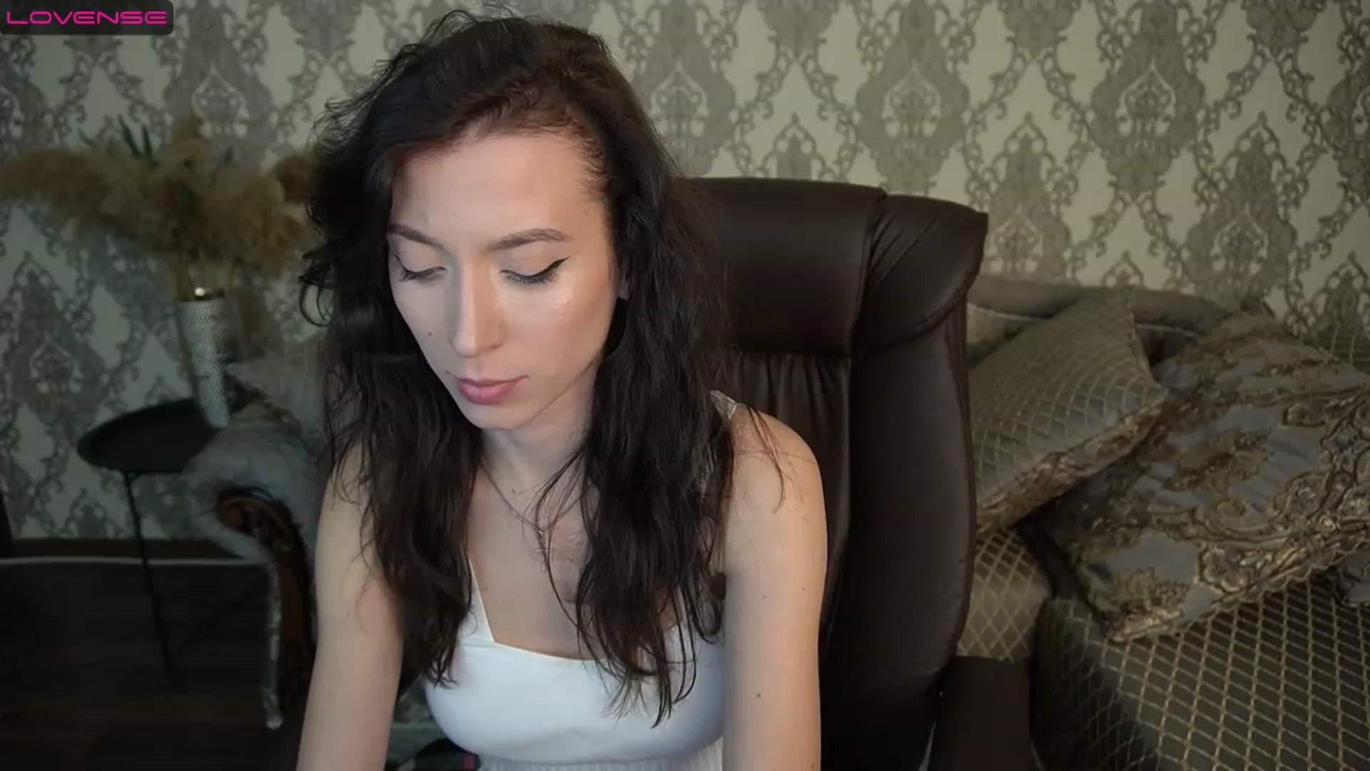 Gallery image thumbnail from LiaValentine's myfreecams stream on, 12/11/2022, 16:49 image 2 of 20
